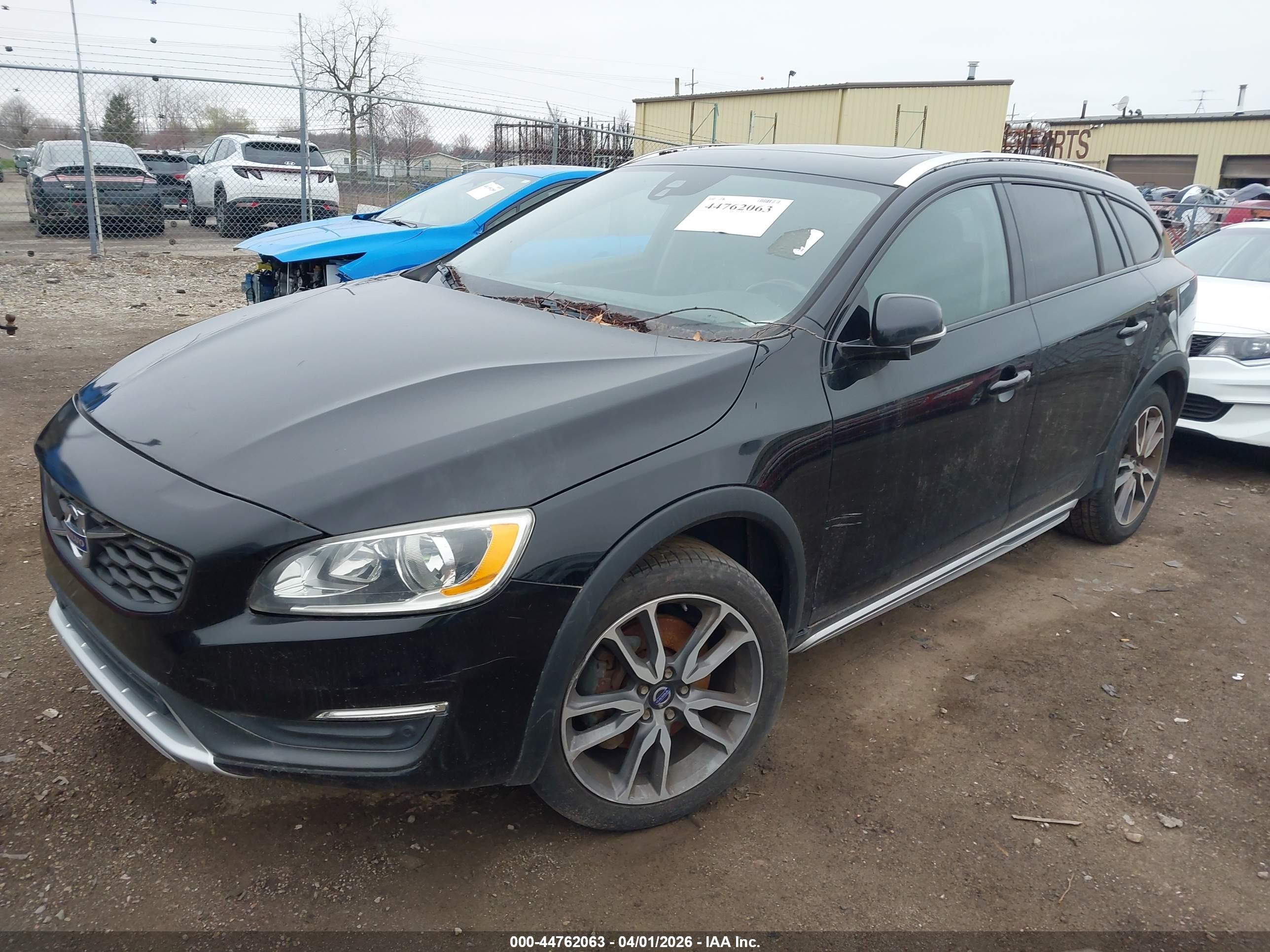 2015 Volvo V60 Cross Country T5 Black vin: YV4612HK8F1001681