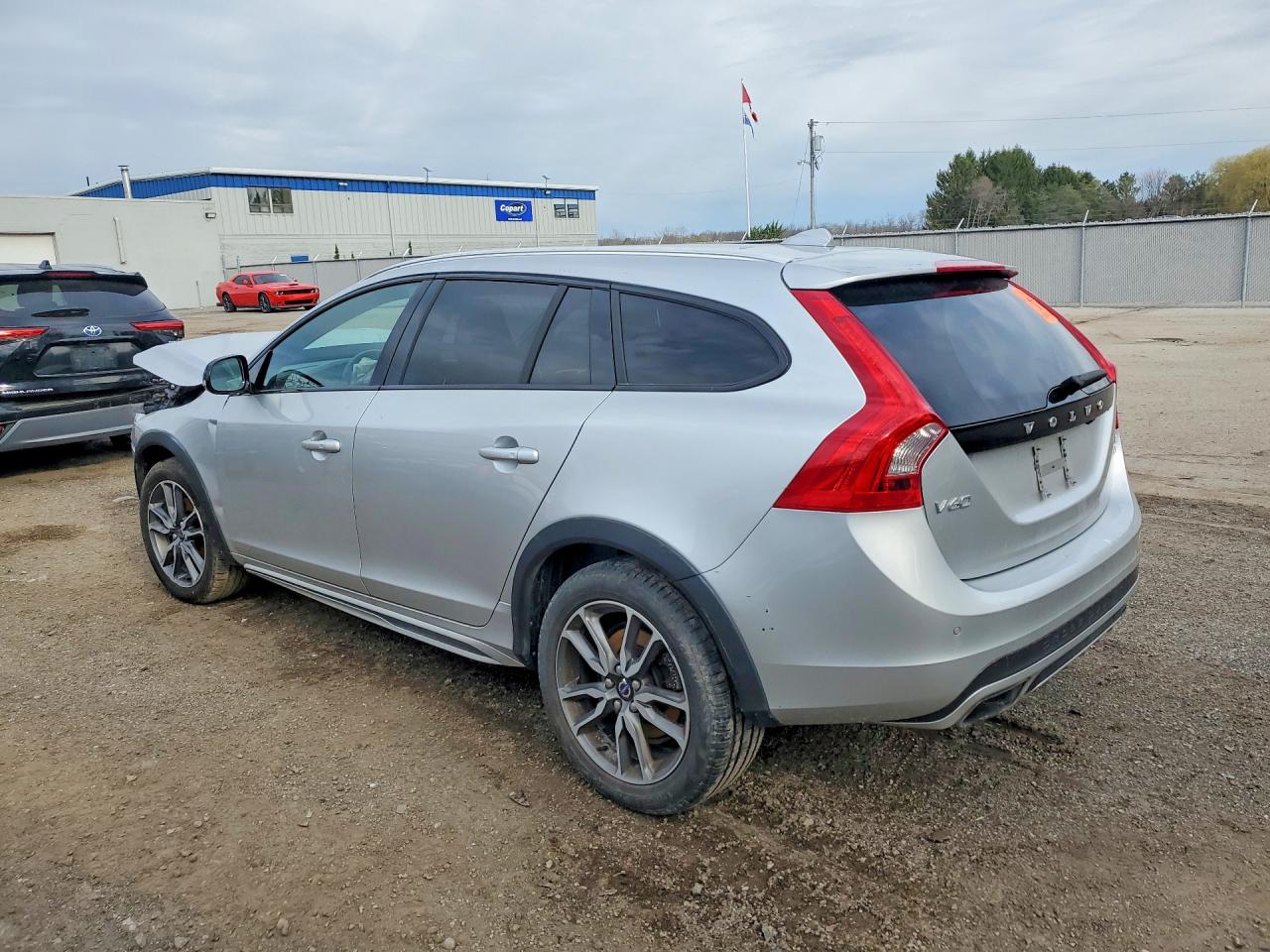 2015 Volvo V60 Cross Country T5 Wagon Awd Silver vin: YV4612HLXF1001156