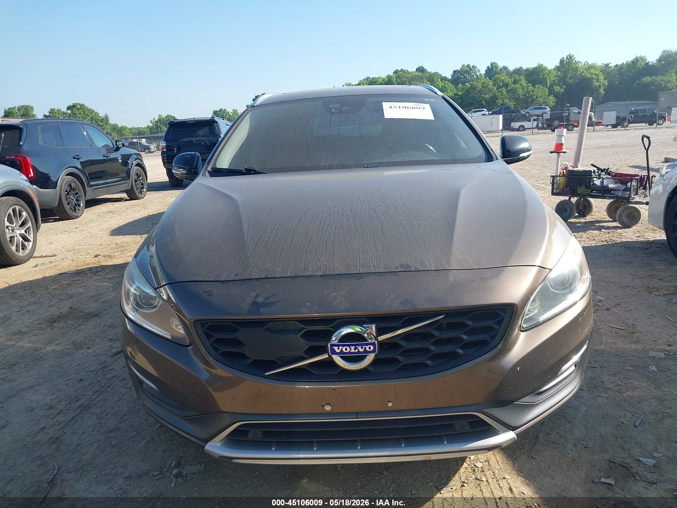 2015 Volvo V60 Cross Country T5 Platinum Gold vin: YV4612HM2F1002035