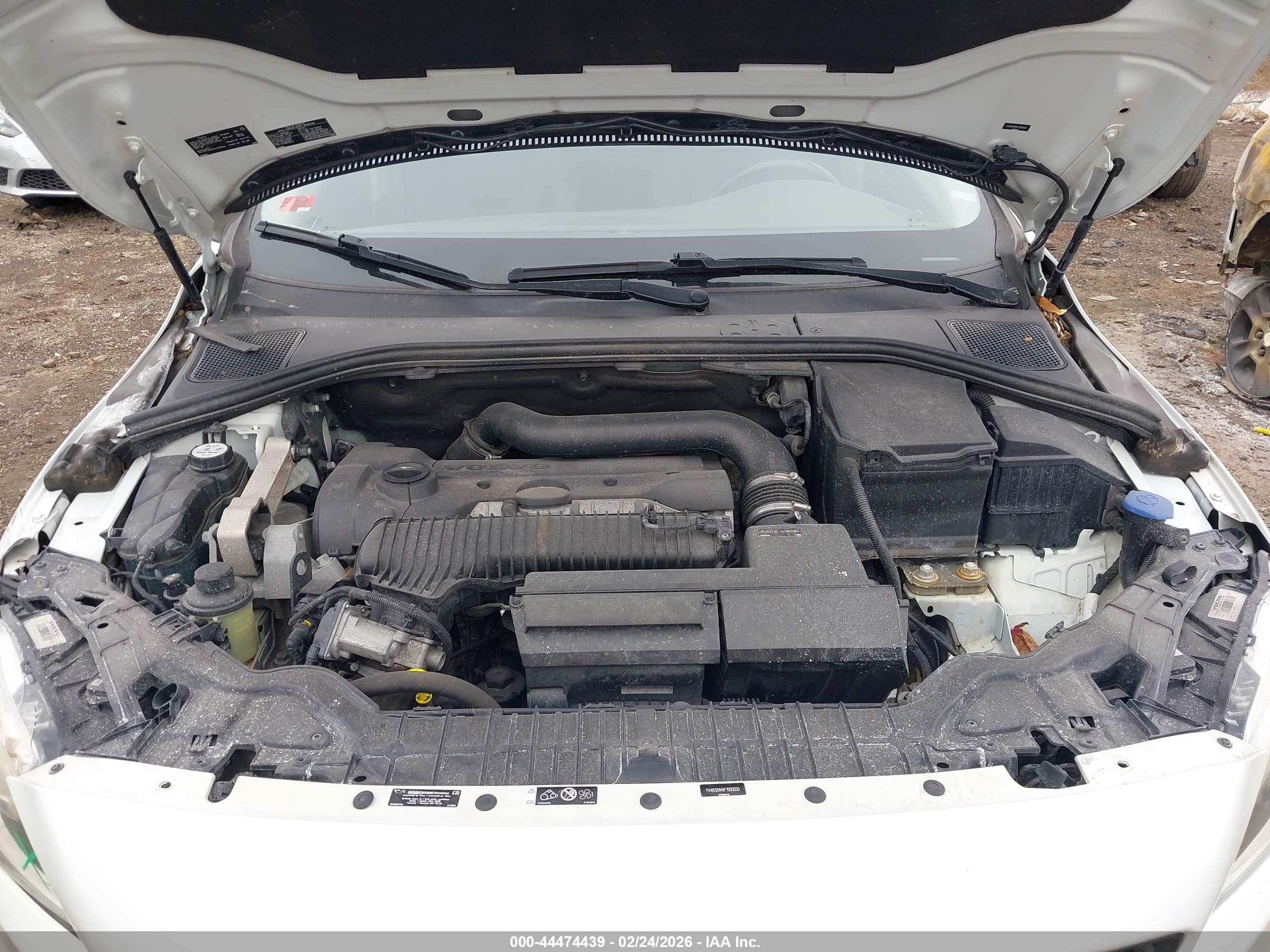 2015 Volvo V60 Cross Country T5 Platinum Белый vin: YV4612HM4F1000030