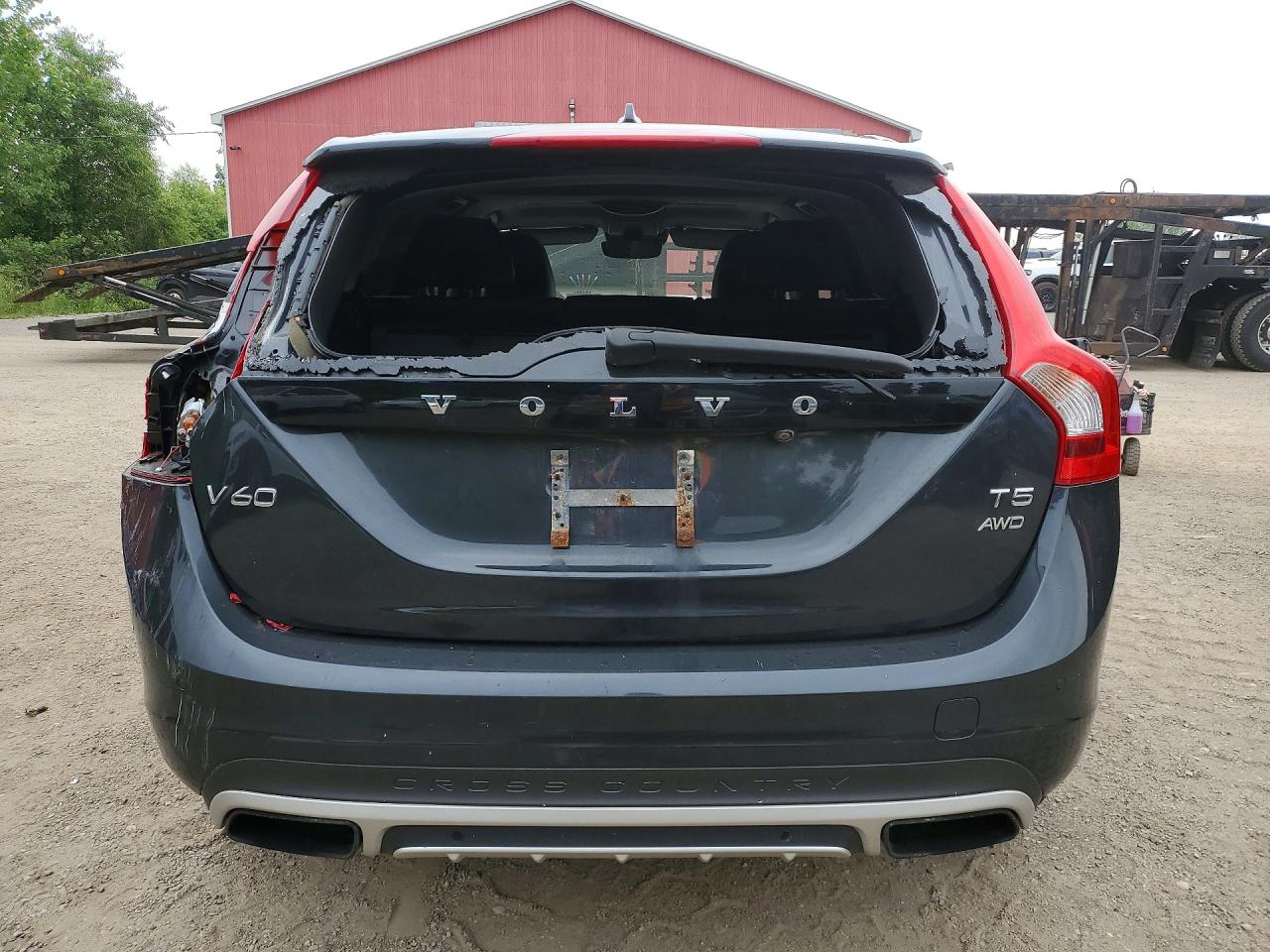 2015 Volvo V60 Cross Country Platinum Charcoal vin: YV4612HM4F1000870
