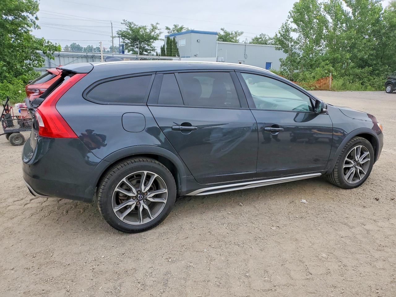 2015 Volvo V60 Cross Country Platinum Charcoal vin: YV4612HM4F1000870
