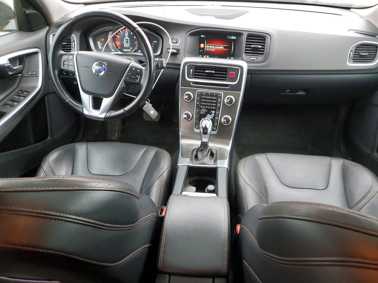 2015 Volvo V60 Cross Country Platinum Charcoal vin: YV4612HM4F1000870