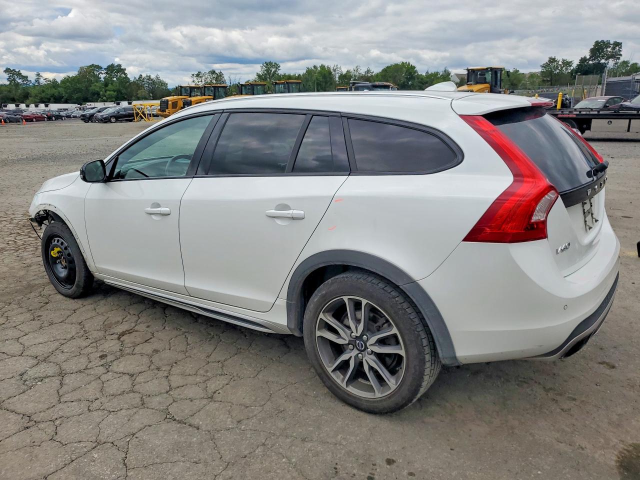2015 Volvo V60 Cross Country Platinum Белый vin: YV4612HM5F1000893