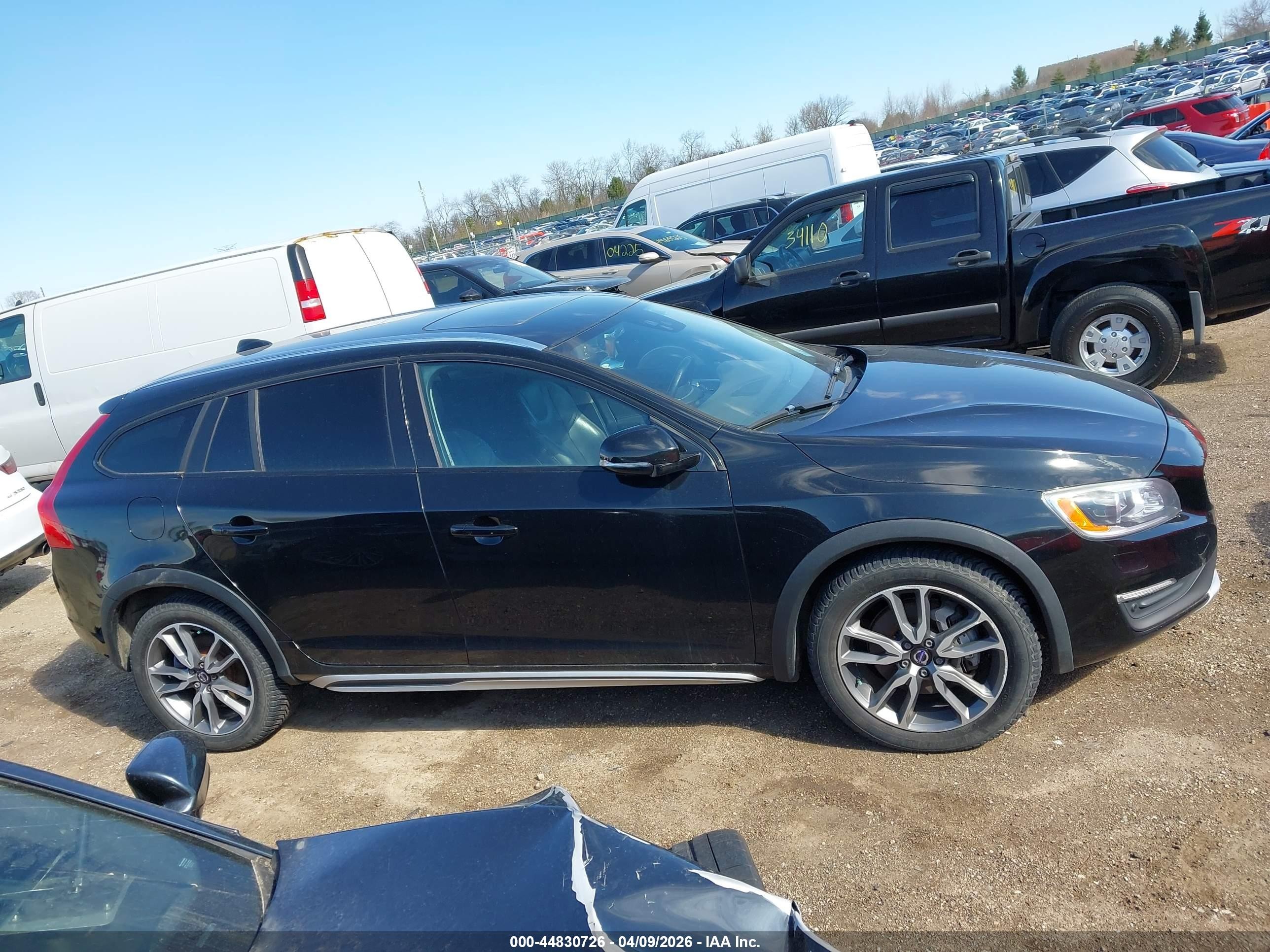 2015 Volvo V60 Cross Country T5 Platinum Black vin: YV4612HM8F1001696