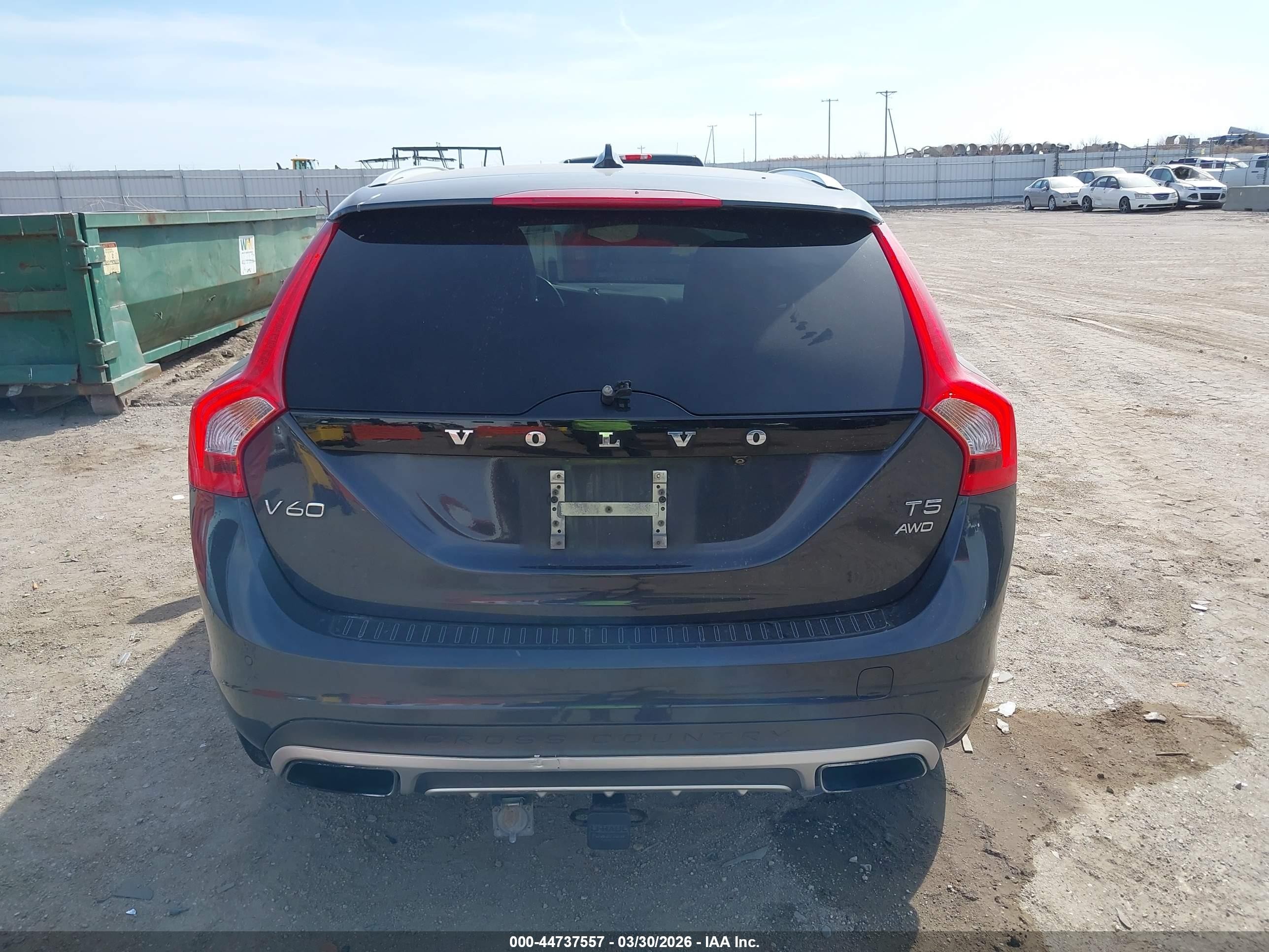 2015 Volvo V60 Cross Country T5 Platinum Gray vin: YV4612HM8F1001228