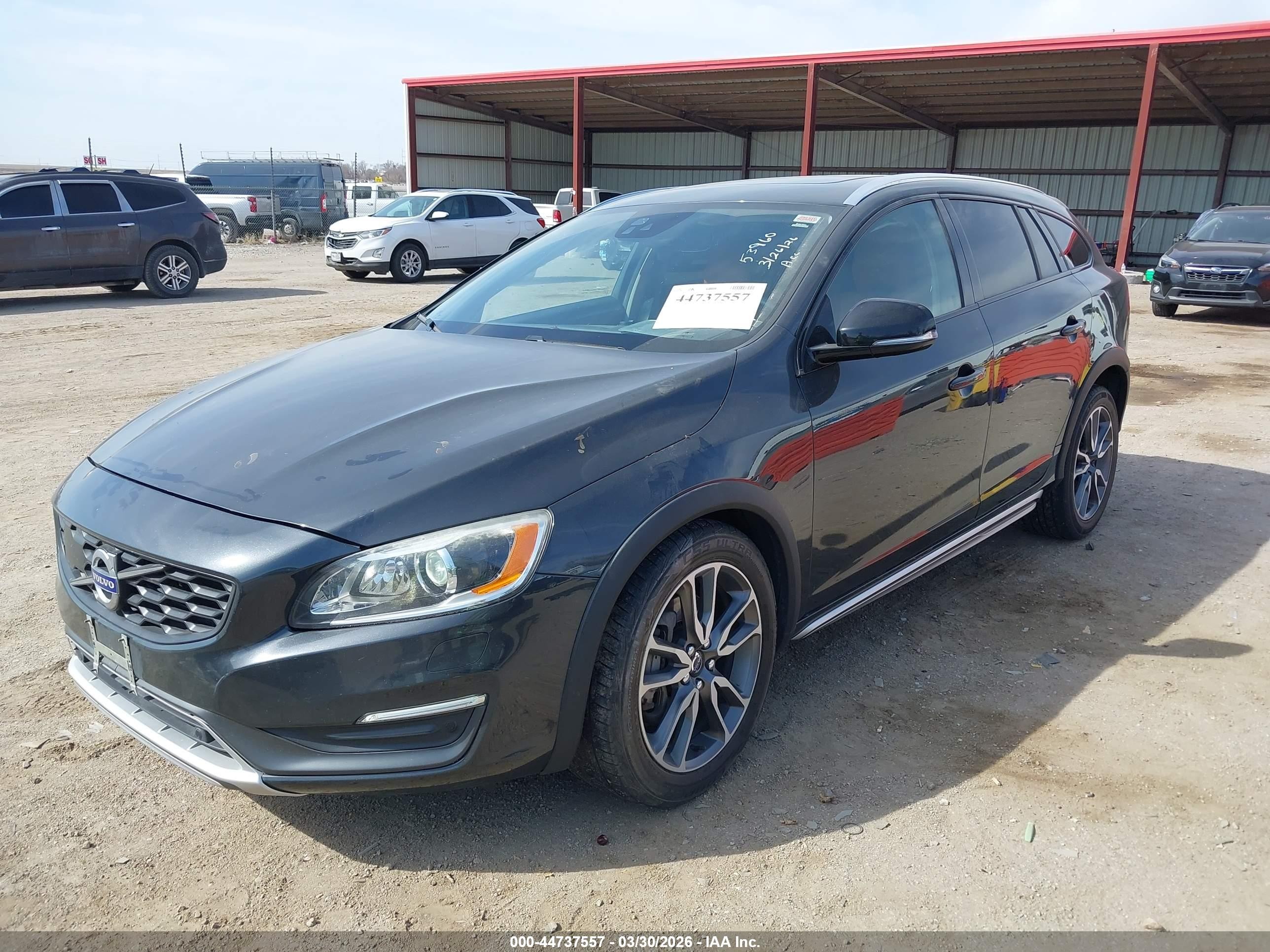 2015 Volvo V60 Cross Country T5 Platinum Gray vin: YV4612HM8F1001228
