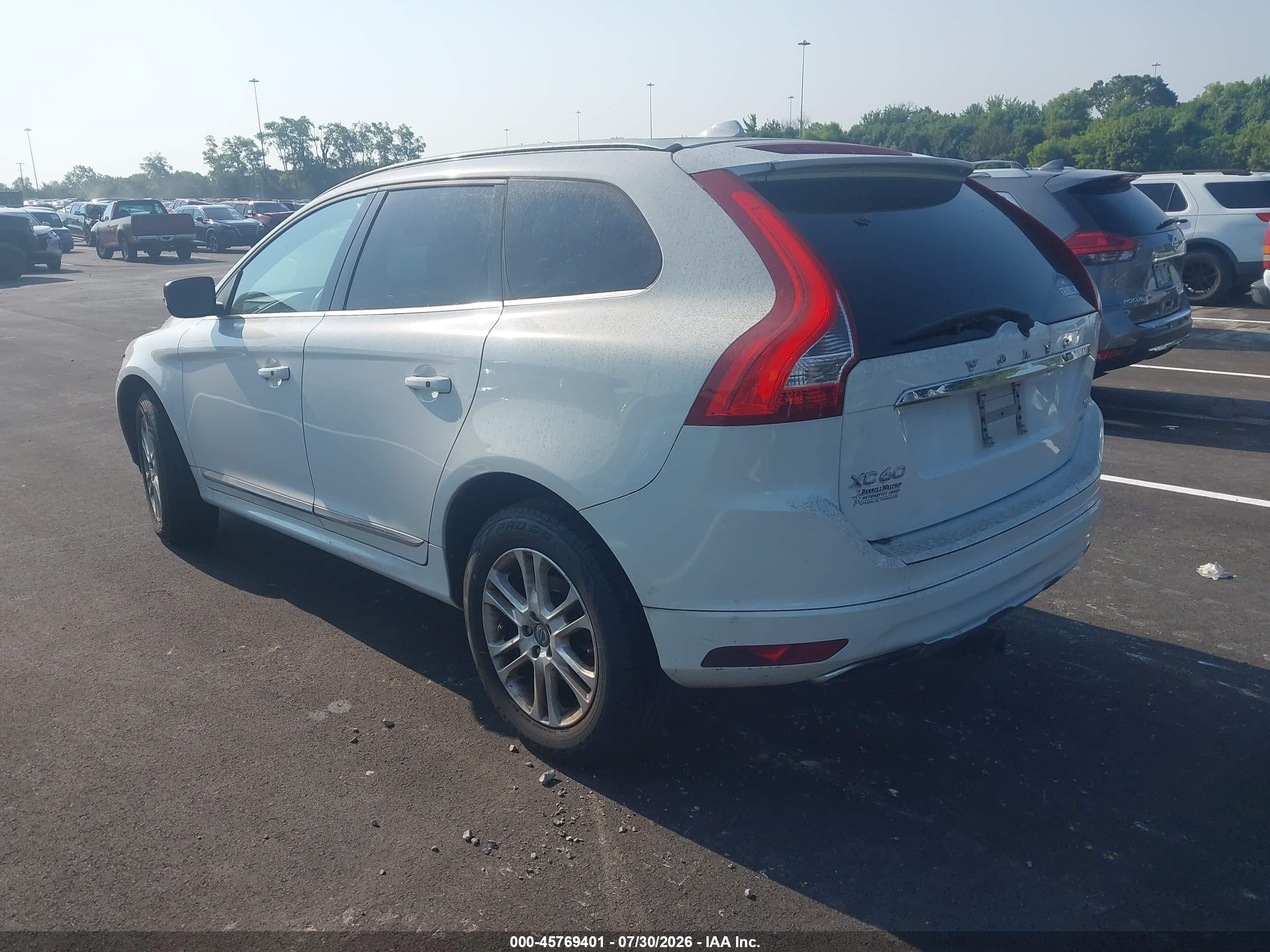 2015 Volvo Xc60 T5/t5 Premier Белый vin: YV4612RK0F2636466