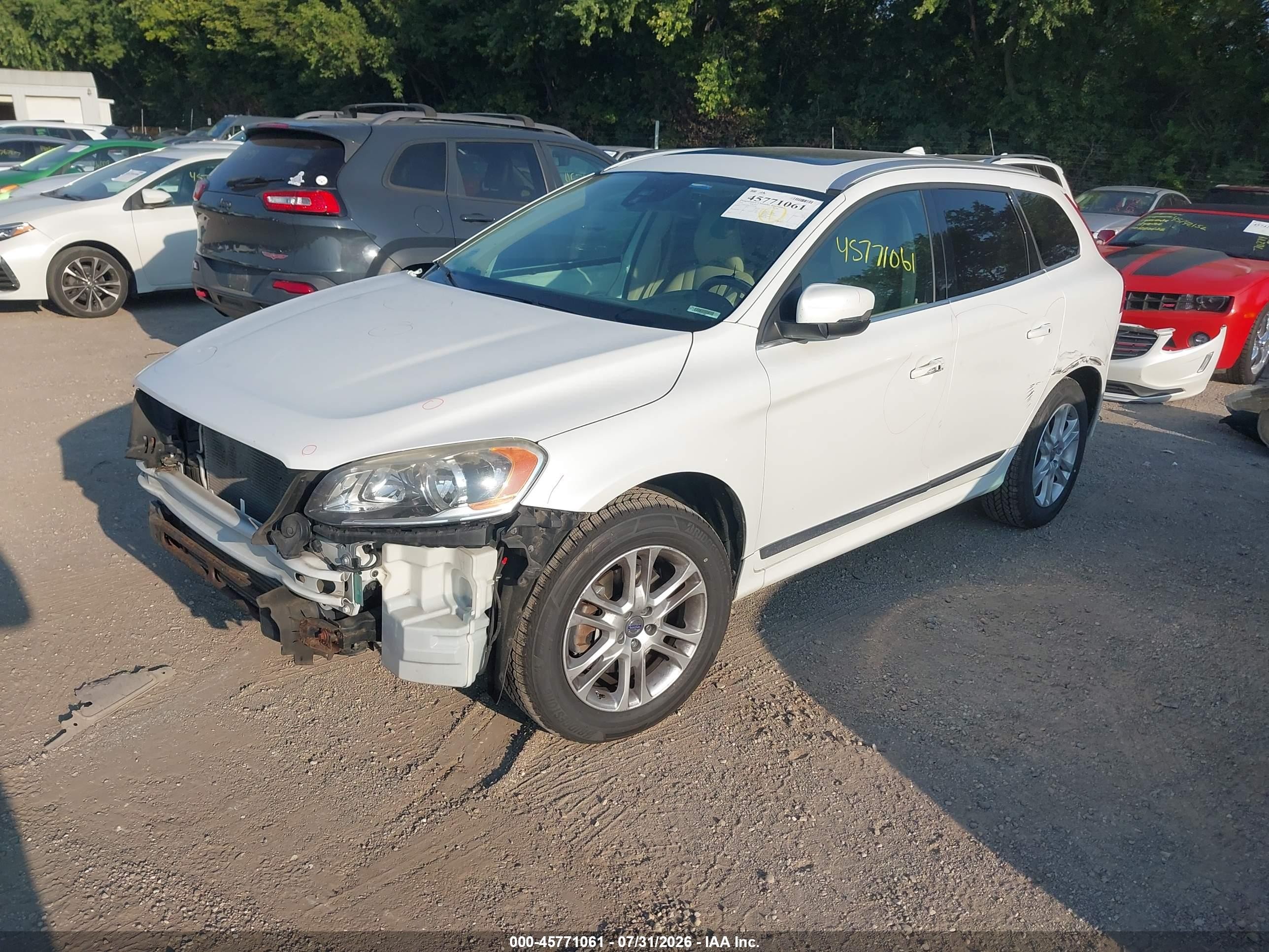 2015 Volvo Xc60 T5/t5 Premier White vin: YV4612RK2F2634198