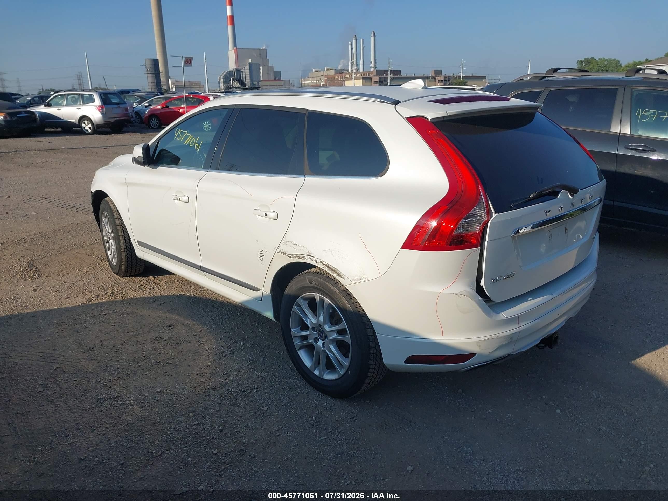 2015 Volvo Xc60 T5/t5 Premier White vin: YV4612RK2F2634198