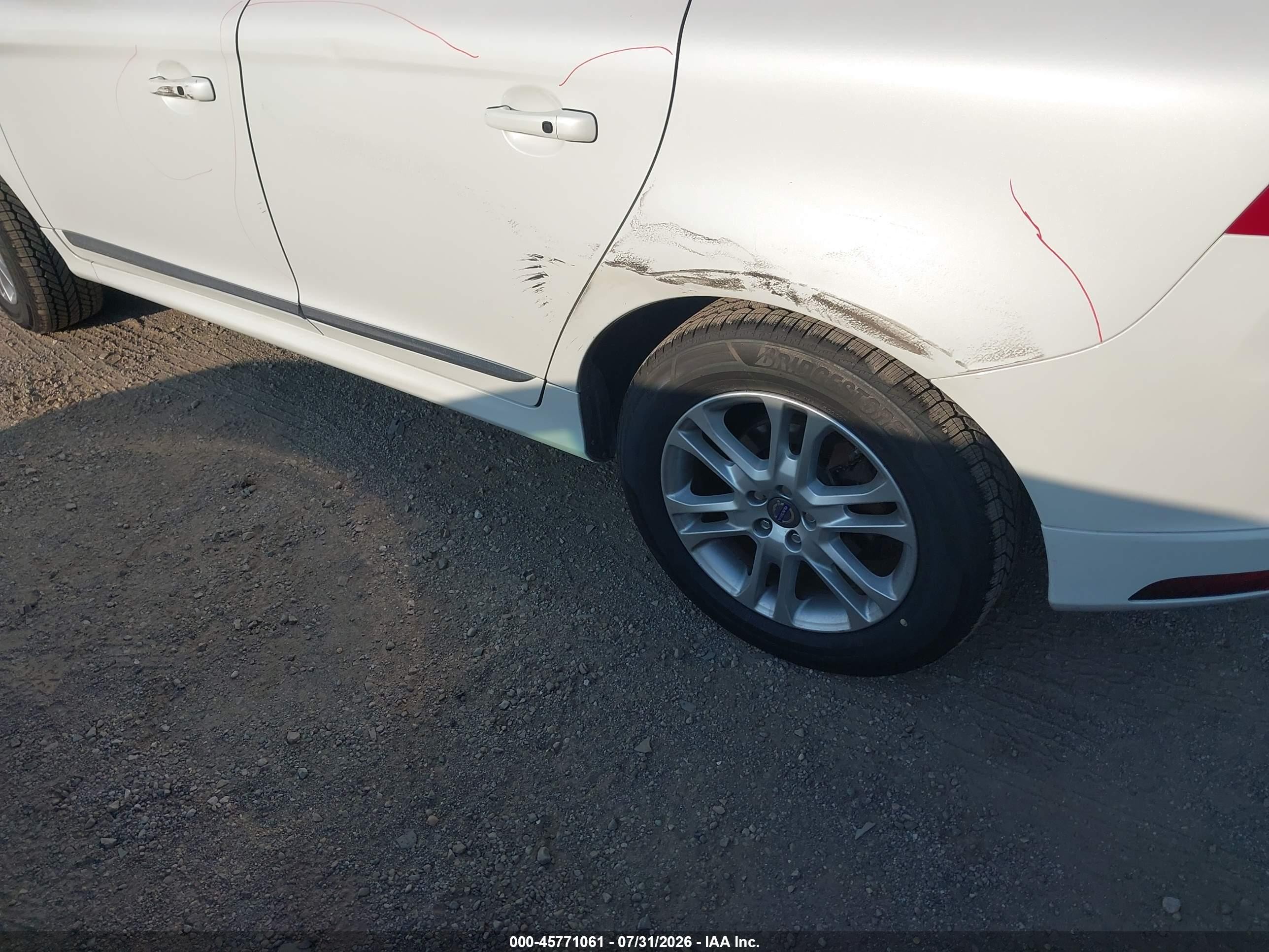2015 Volvo Xc60 T5/t5 Premier White vin: YV4612RK2F2634198