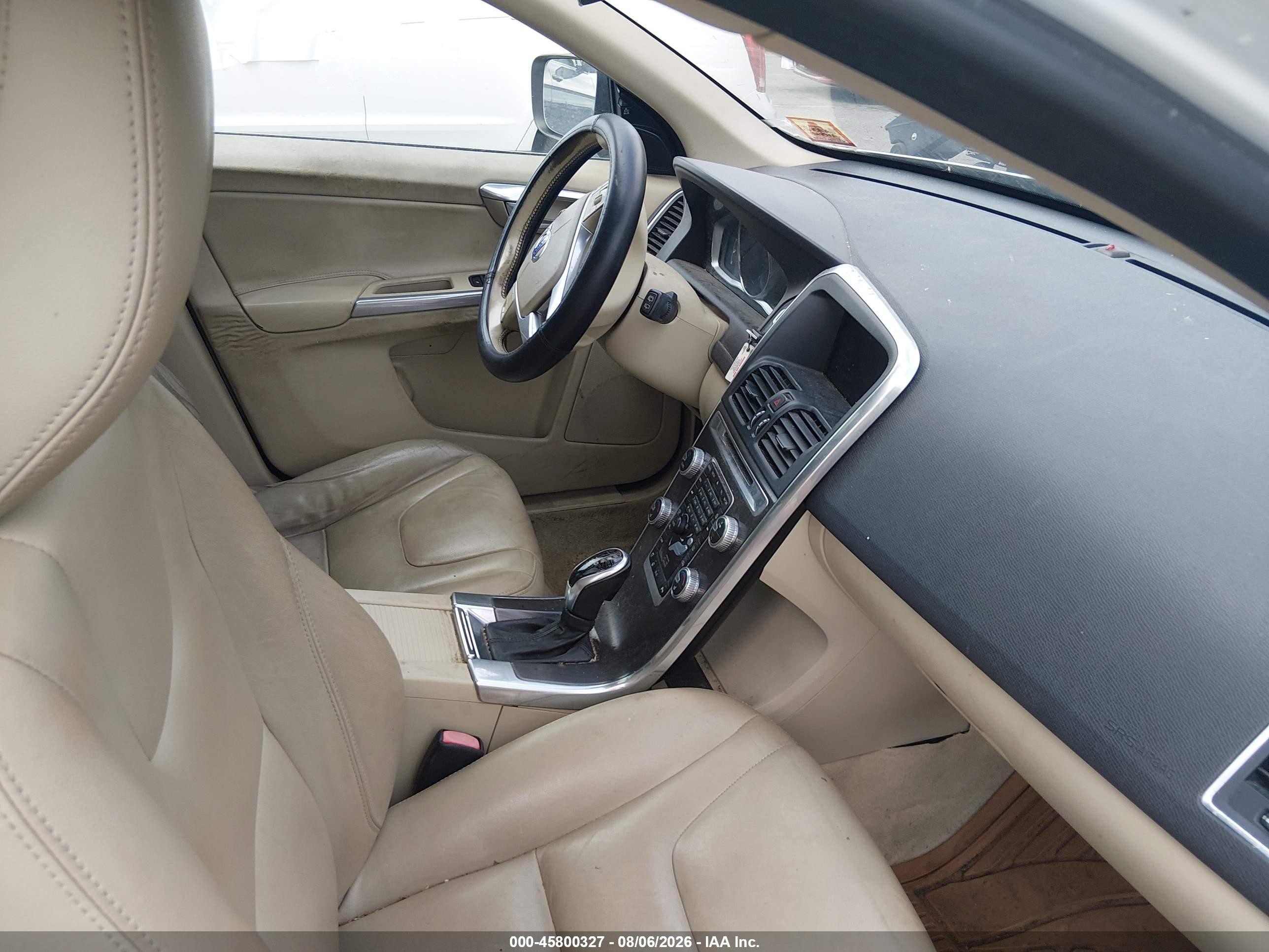 2015 Volvo Xc60 T5/t5 Premier White vin: YV4612RK2F2677018