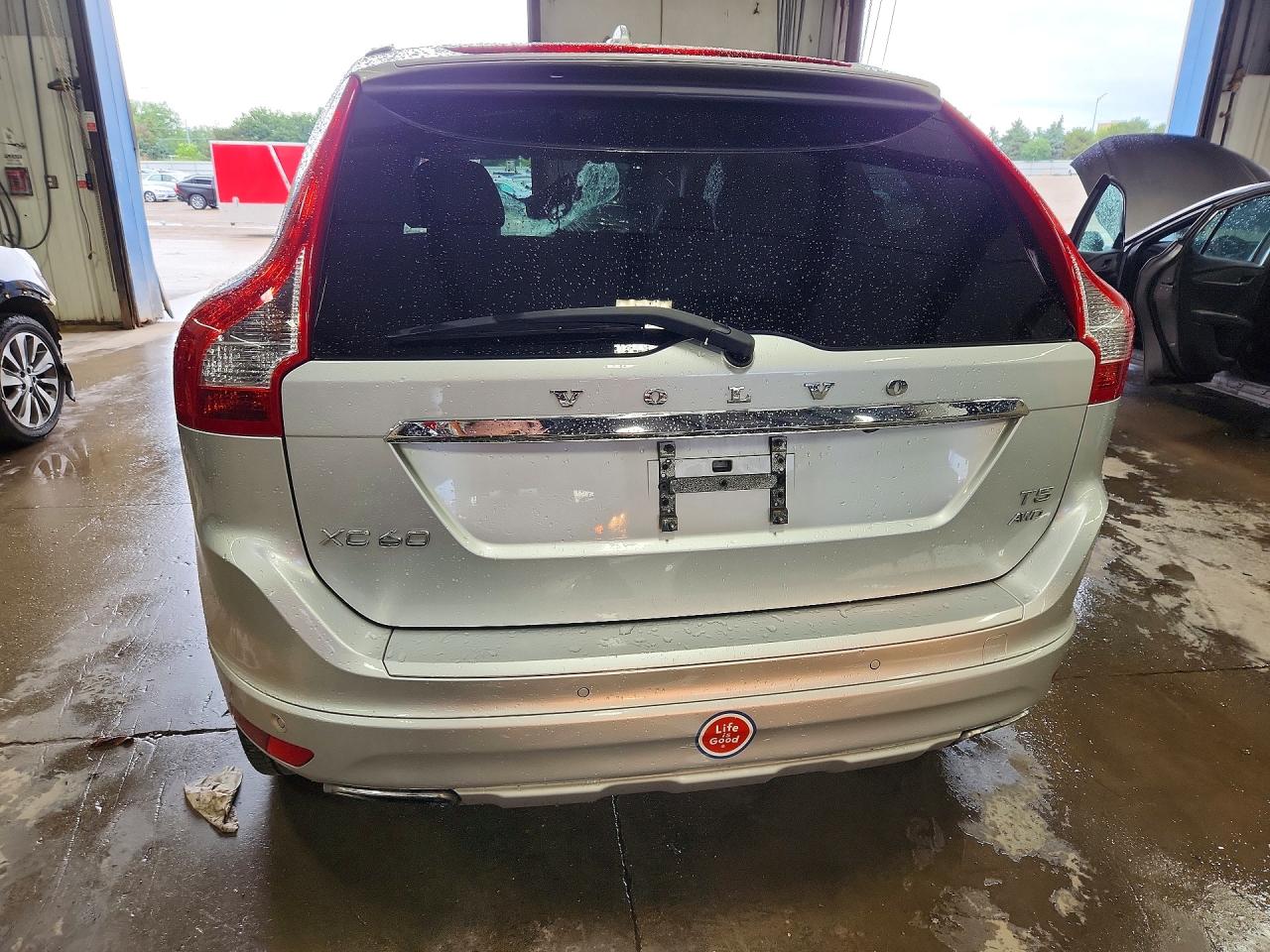 2016 Volvo Xc60 T5 Premier Silver vin: YV4612RK3G2848179