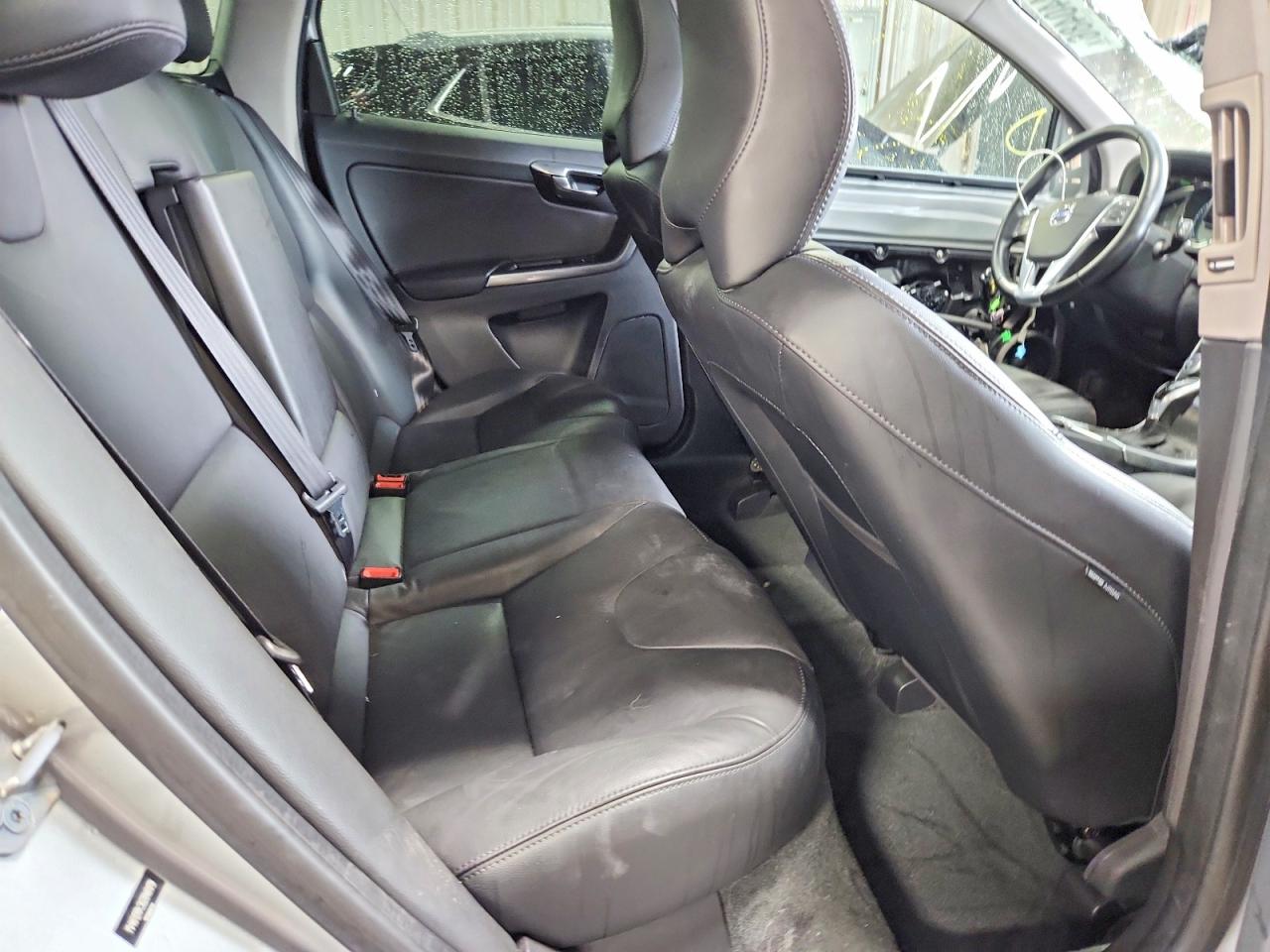 2016 Volvo Xc60 T5 Premier Silver vin: YV4612RK3G2848179