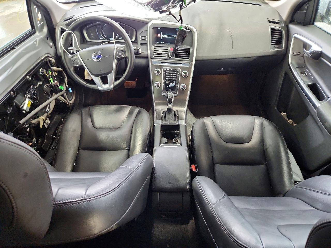 2016 Volvo Xc60 T5 Premier Silver vin: YV4612RK3G2848179