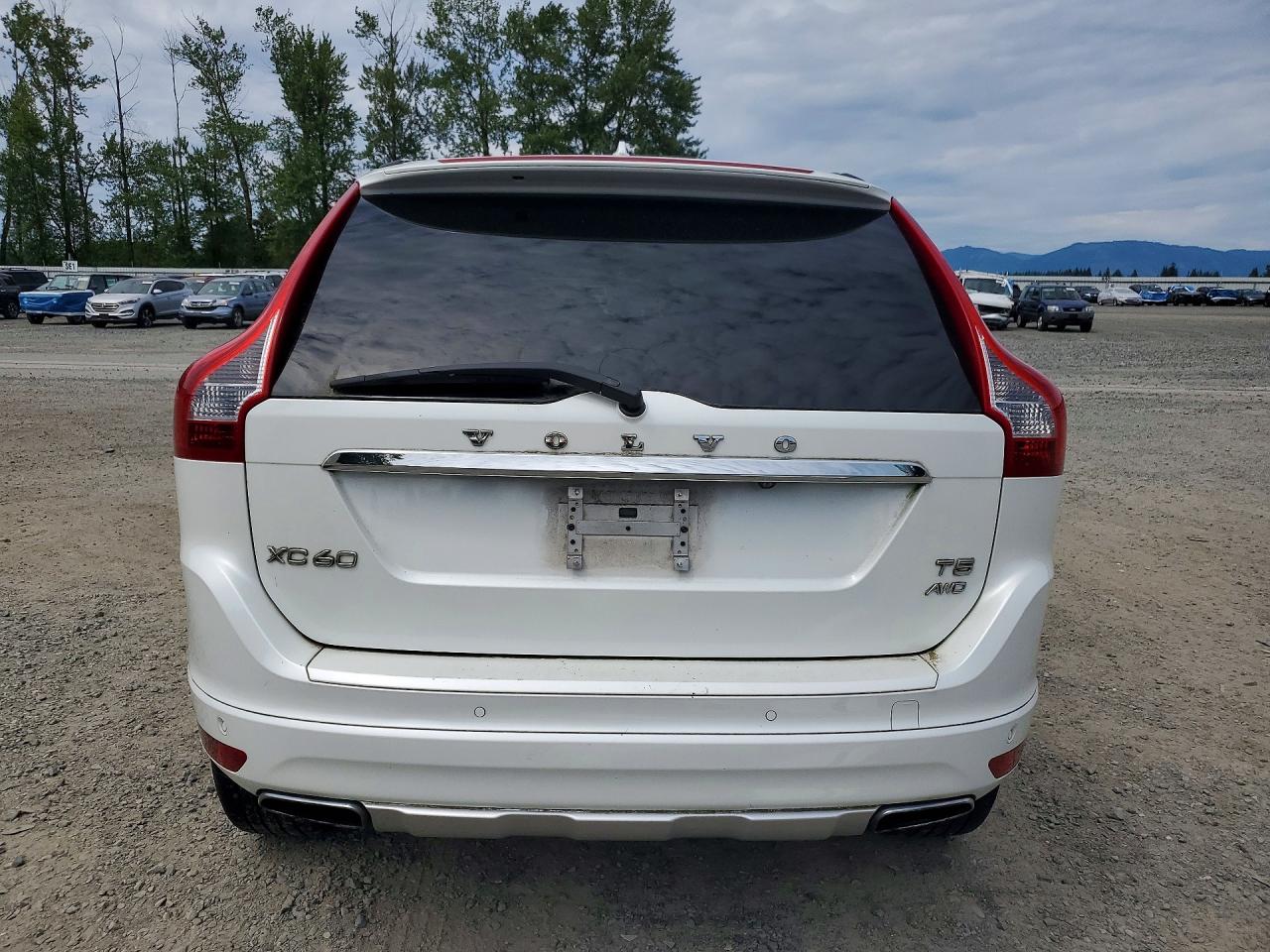 2015 Volvo Xc60 T5 Premier White vin: YV4612RK6F2760323