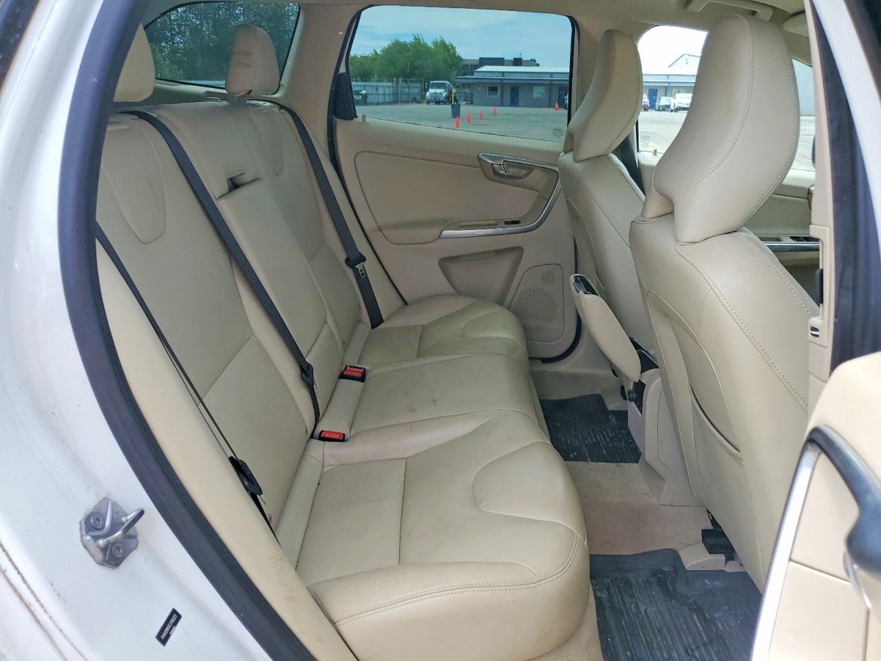 2015 Volvo Xc60 T5 Premier White vin: YV4612RK6F2760323