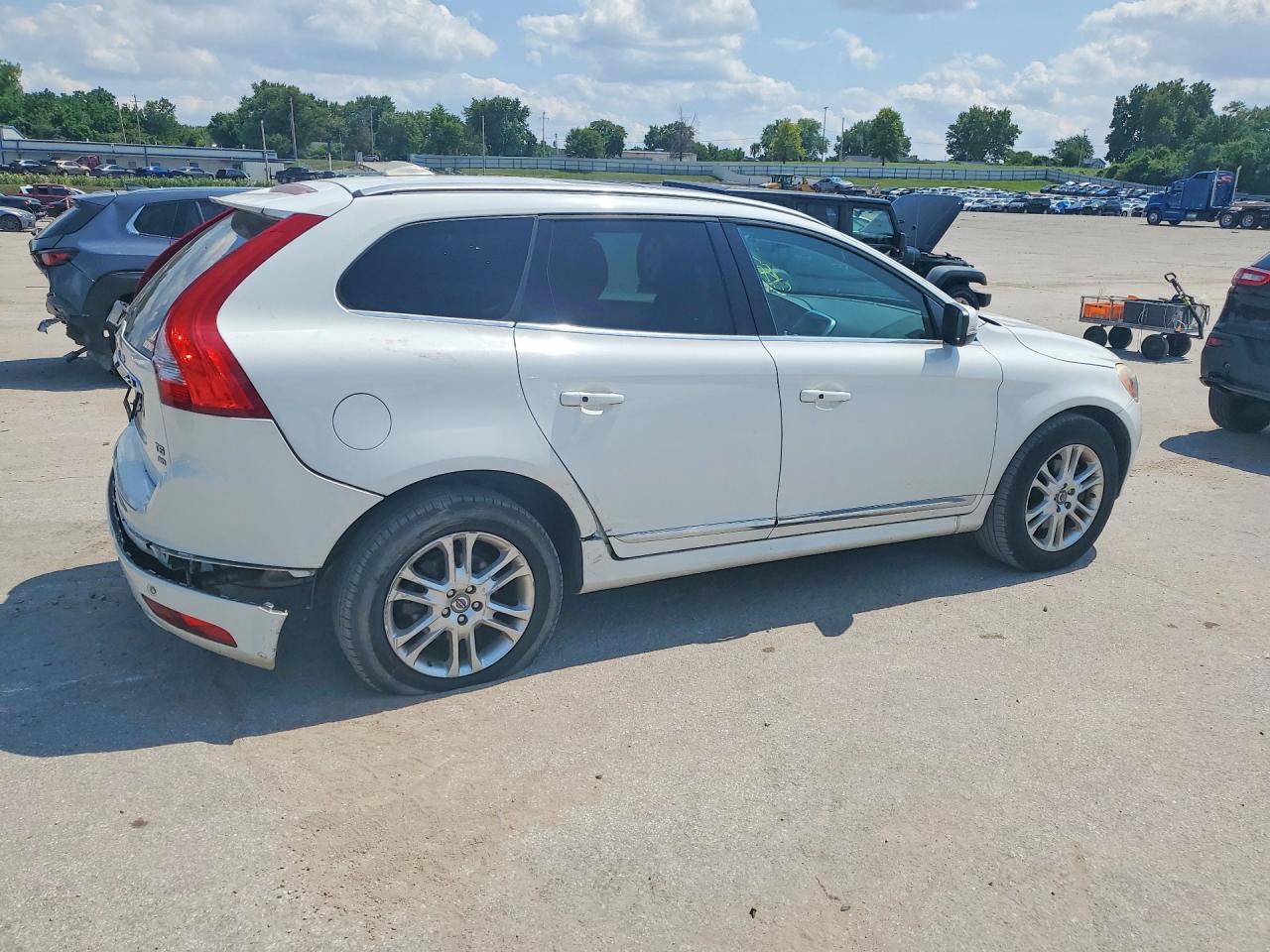 2015 Volvo Xc60 T5 Premier White vin: YV4612RK7F2673871