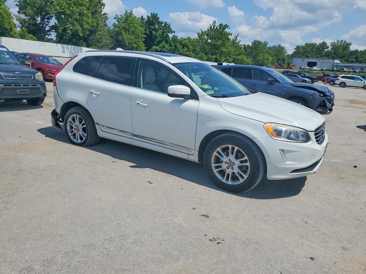 2015 Volvo Xc60 T5 Premier White vin: YV4612RK7F2673871