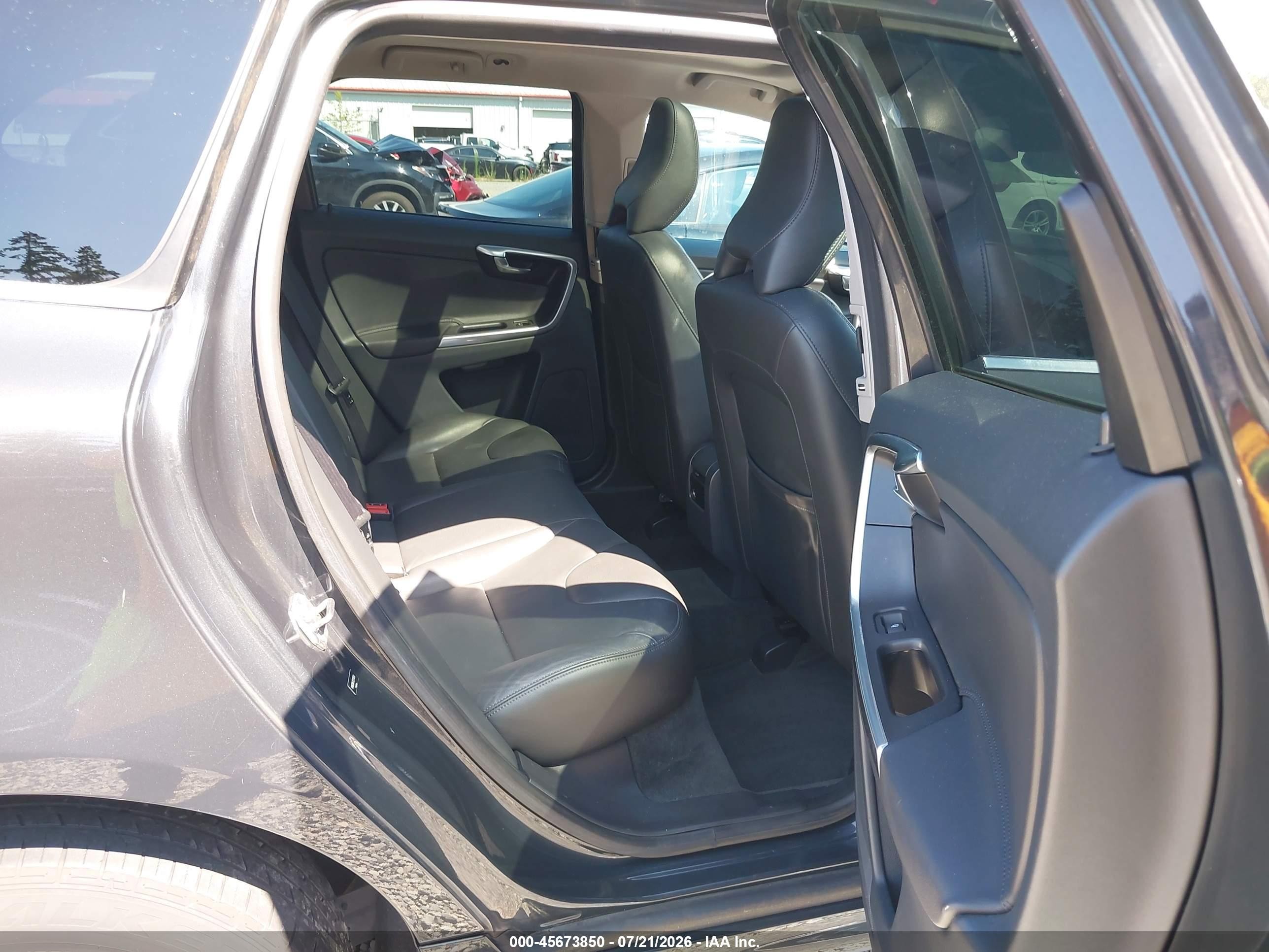 2015 Volvo Xc60 T5/t5 Premier Black vin: YV4612RK7F2717836