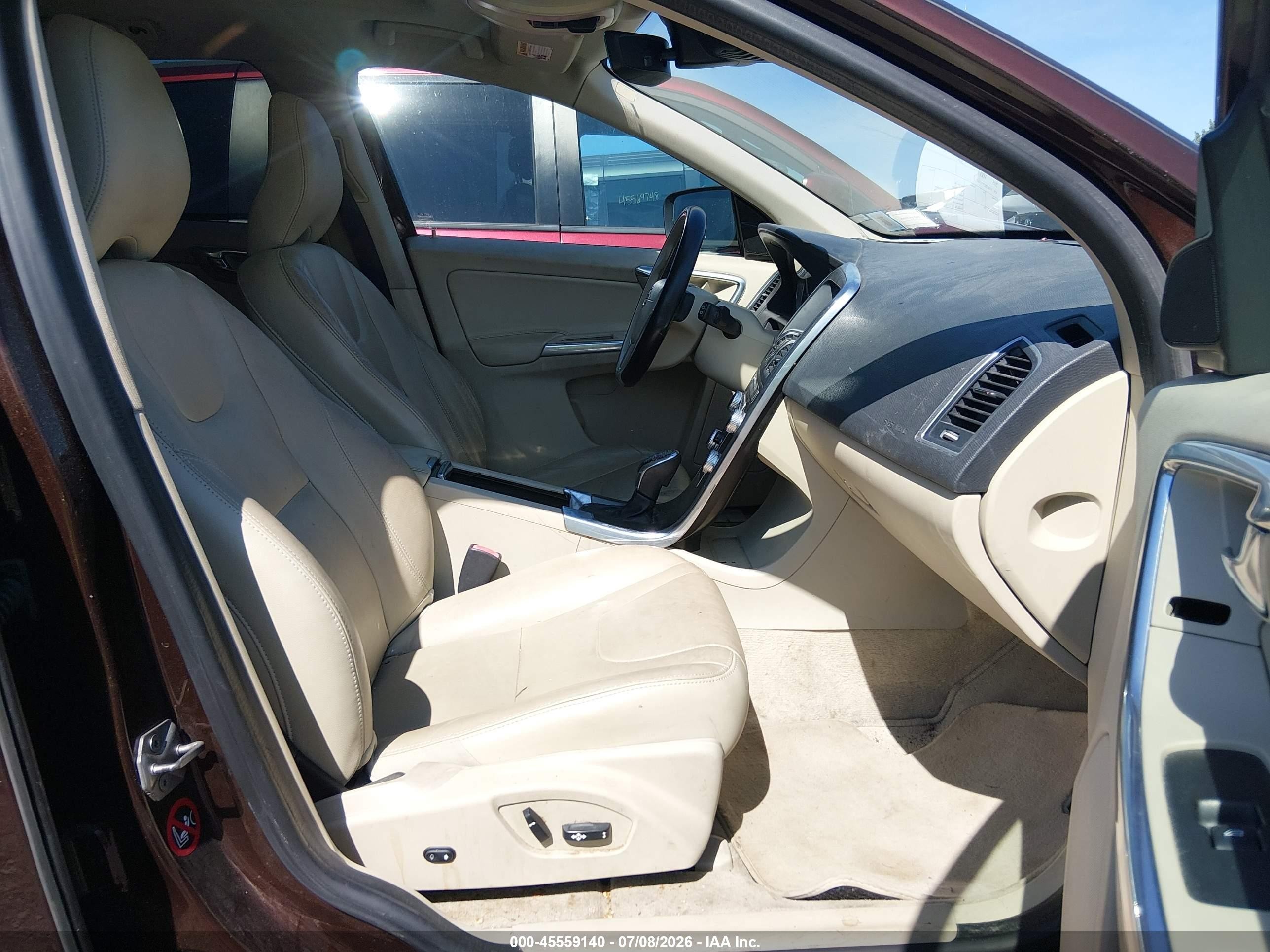 2015 Volvo Xc60 T5/t5 Premier Brown vin: YV4612RK7F2739447