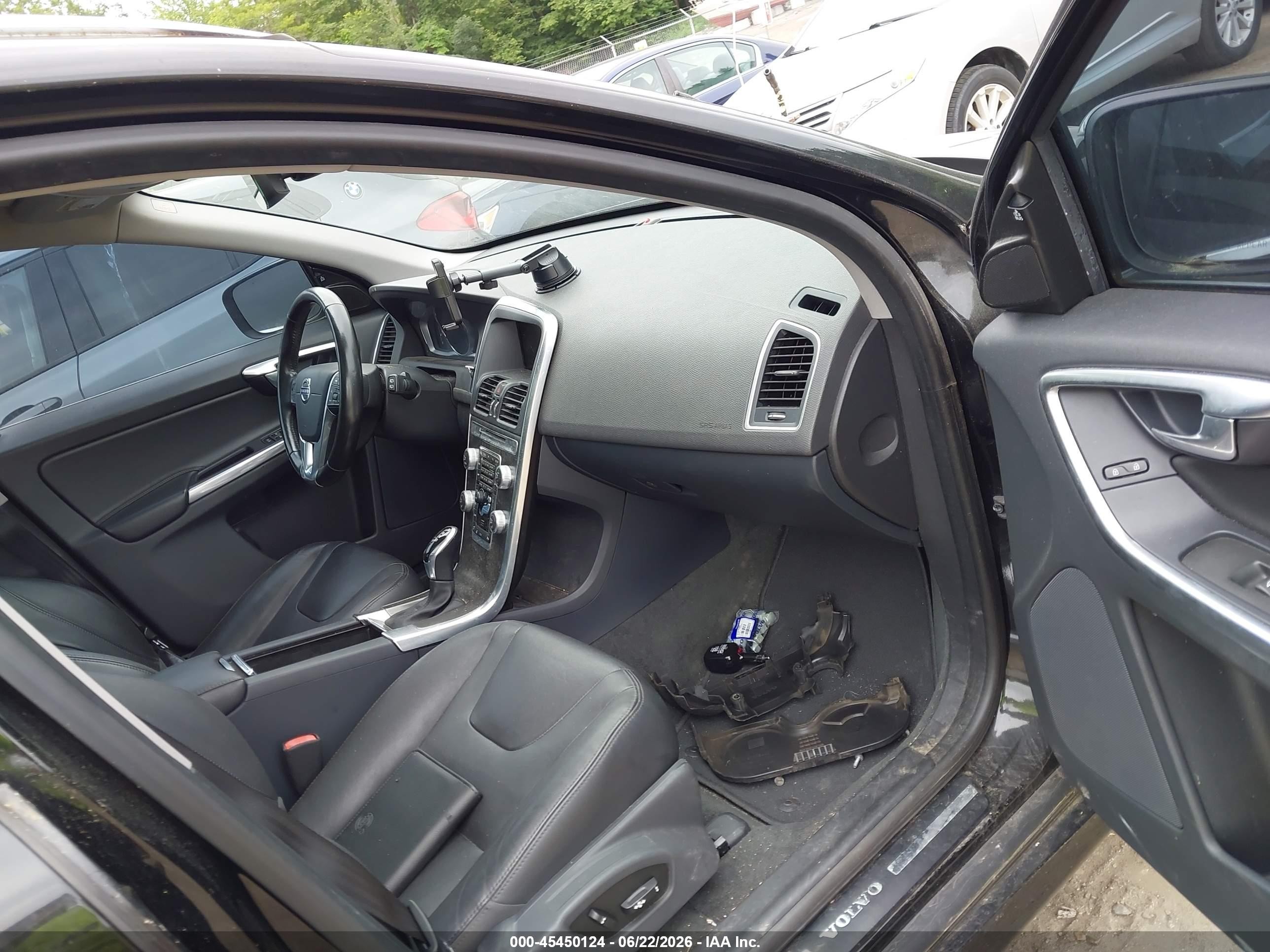 2015 Volvo Xc60 T5/t5 Premier Black vin: YV4612RK7F2757267