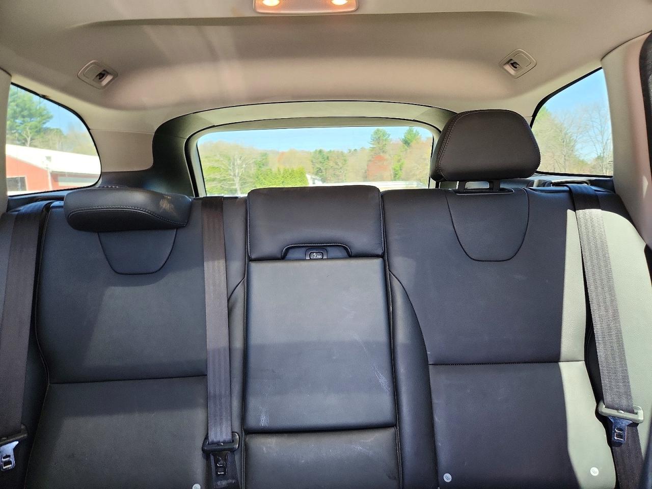 2016 Volvo Xc60 T5 Premier Silver vin: YV4612RK7G2844586