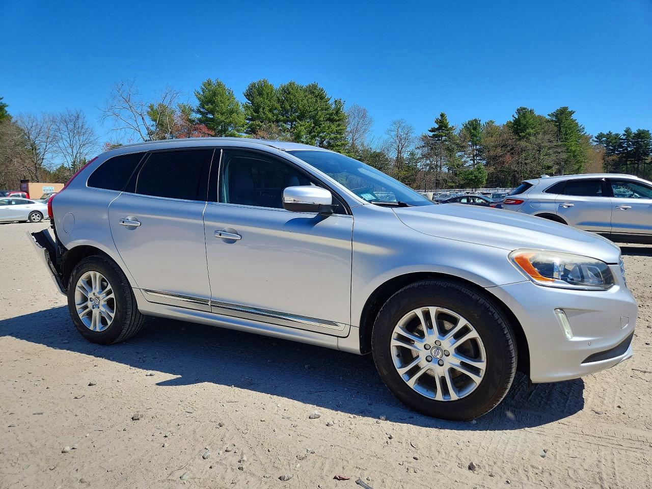 2016 Volvo Xc60 T5 Premier Silver vin: YV4612RK7G2844586