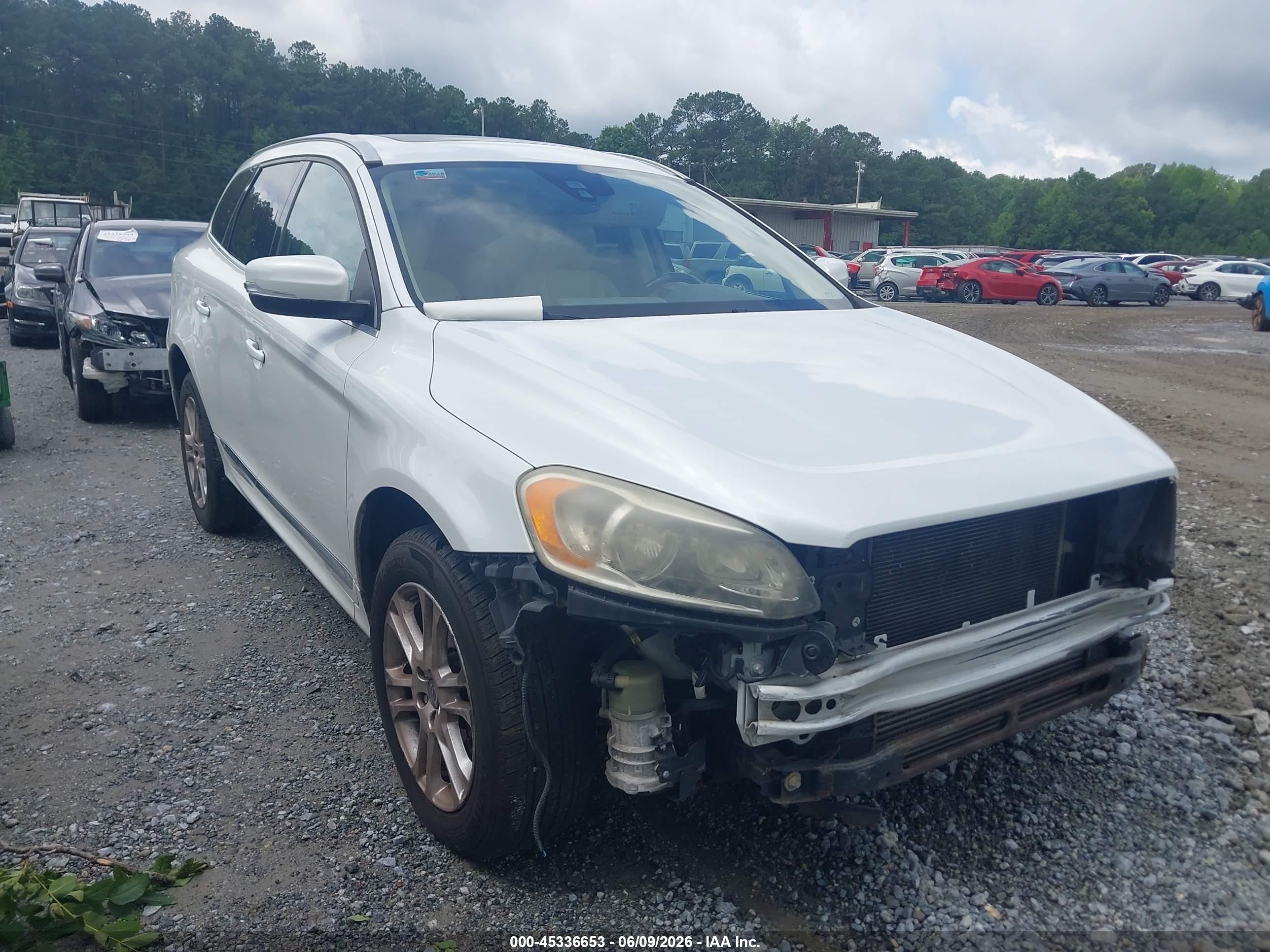 2015 Volvo Xc60 T5/t5 Premier White vin: YV4612RK9F2630181