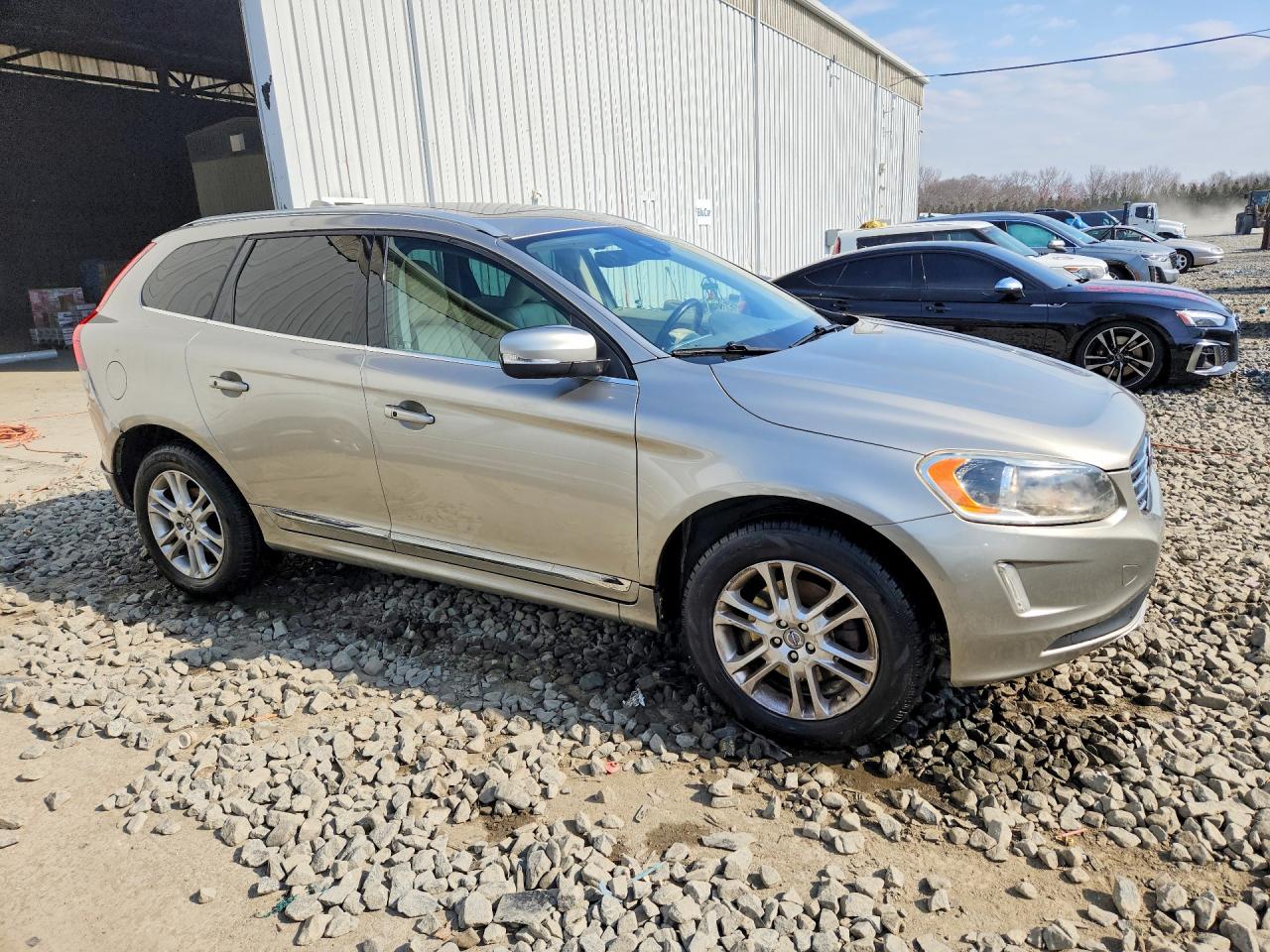 2015 Volvo Xc60 T5 Premier Beige vin: YV4612RKXF2673055