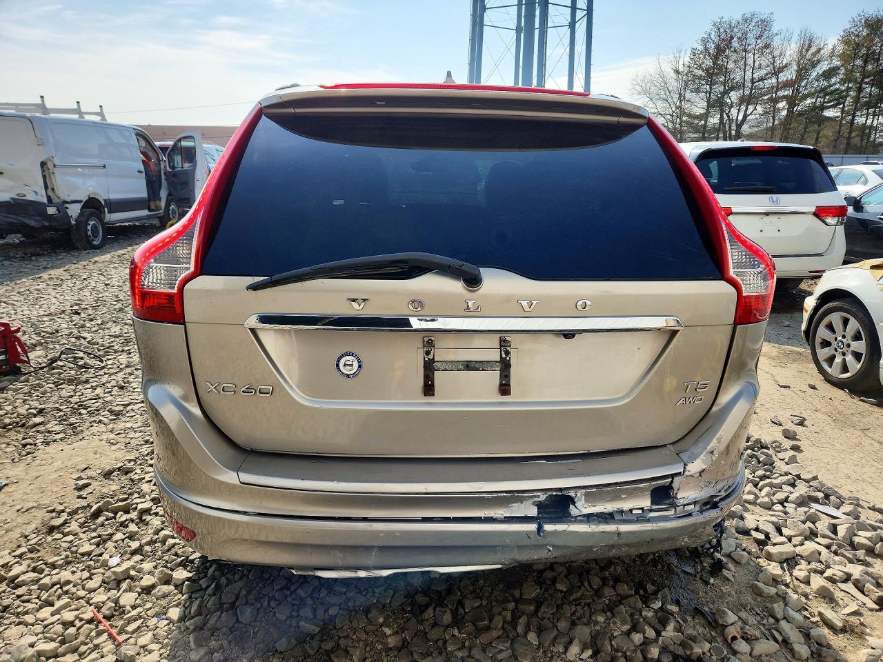 2015 Volvo Xc60 T5 Premier Beige vin: YV4612RKXF2673055
