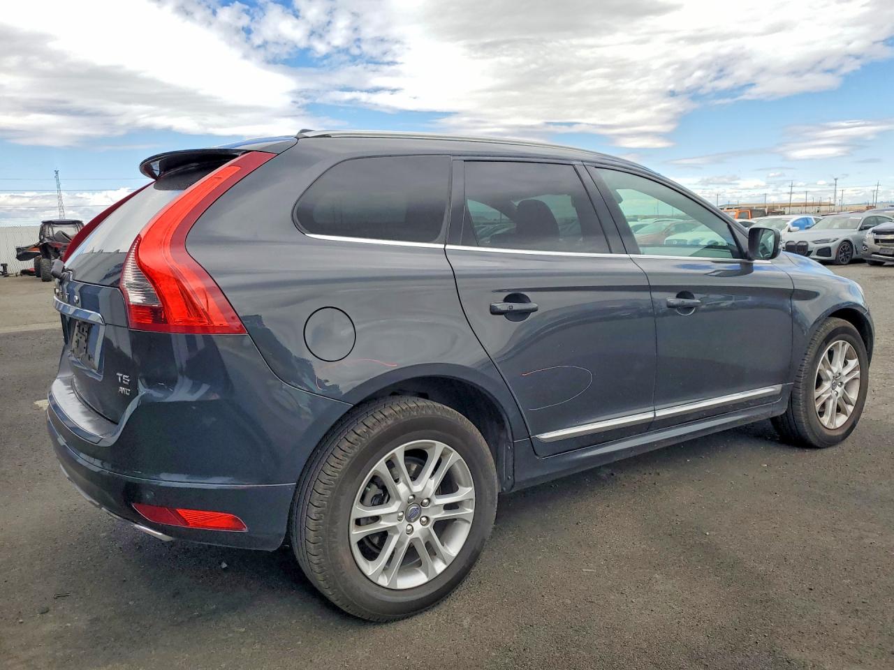 2015 Volvo Xc60 T5 Premier Charcoal vin: YV4612RKXF2716163