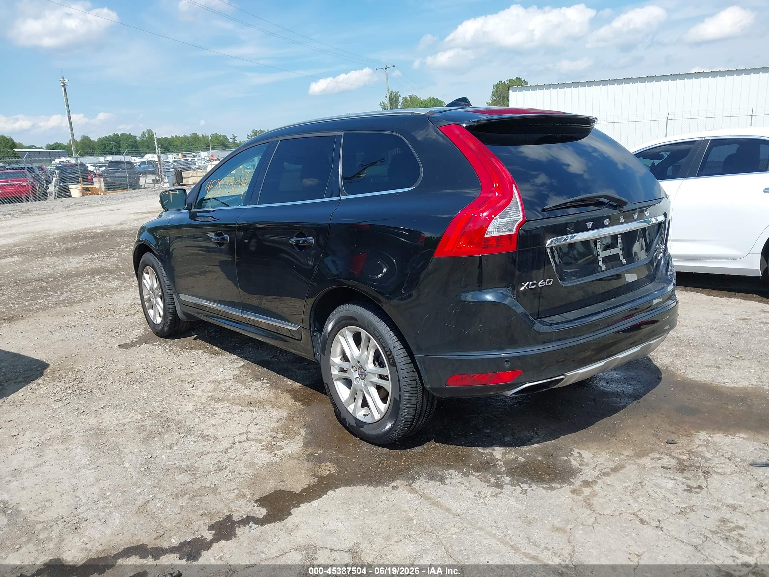 2015 Volvo Xc60 T5 Platinum Black vin: YV4612RM1F2717588