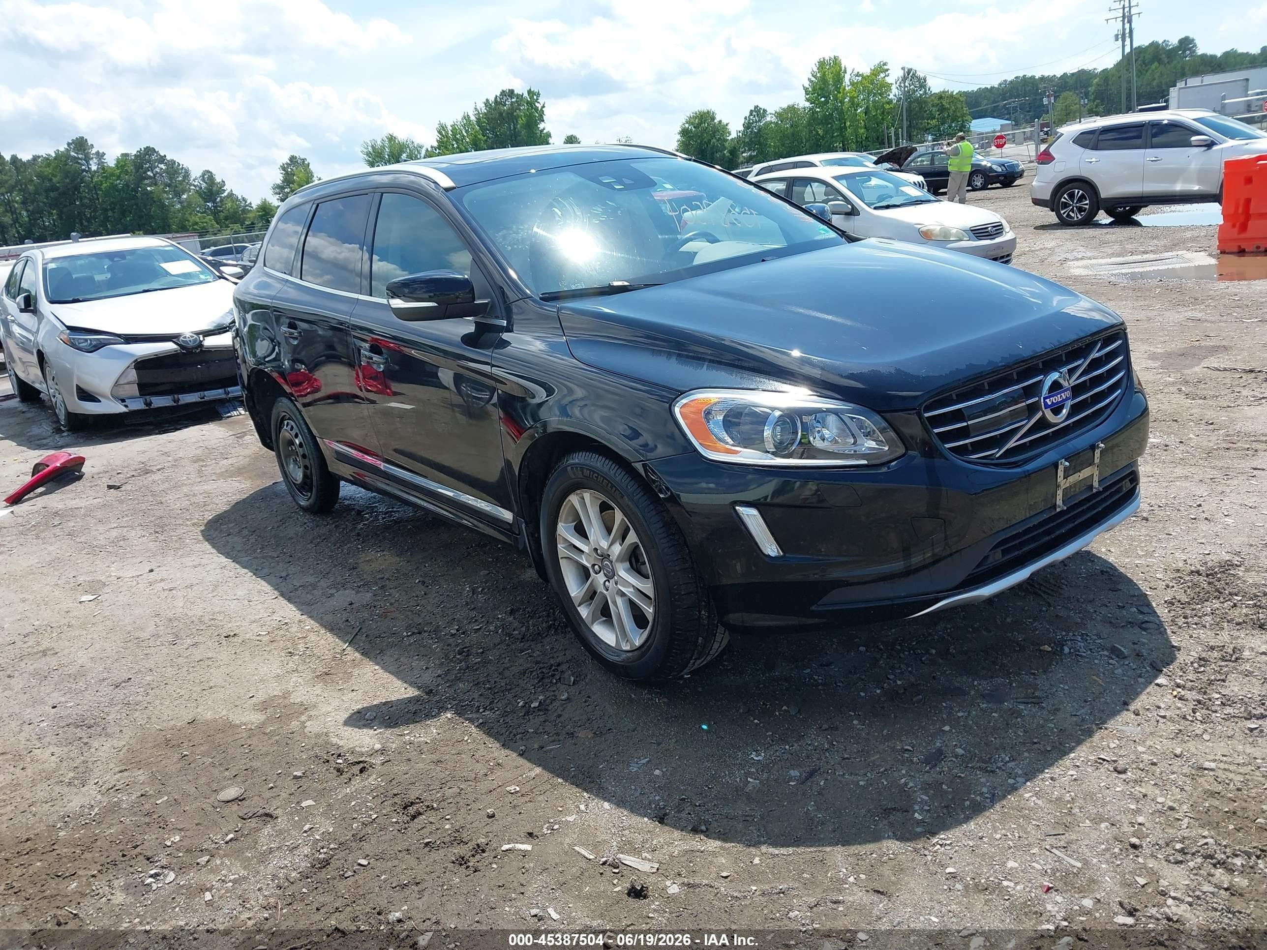 2015 Volvo Xc60 T5 Platinum Black vin: YV4612RM1F2717588