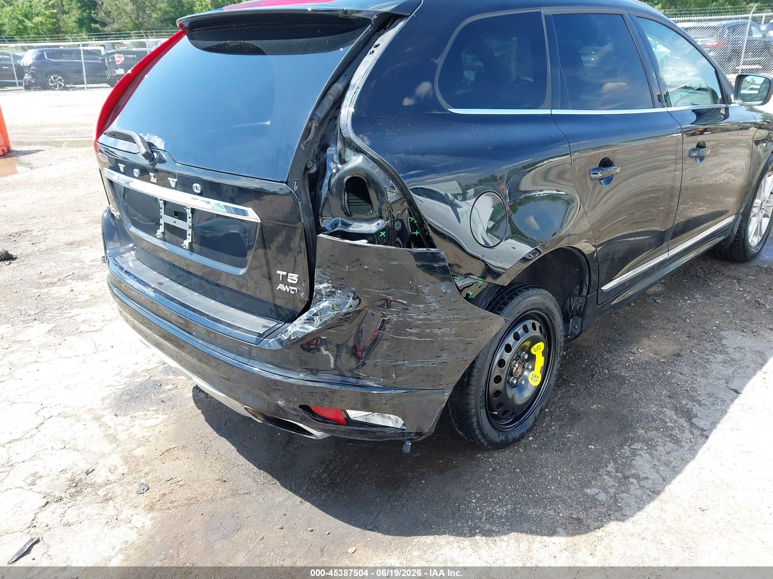 2015 Volvo Xc60 T5 Platinum Black vin: YV4612RM1F2717588