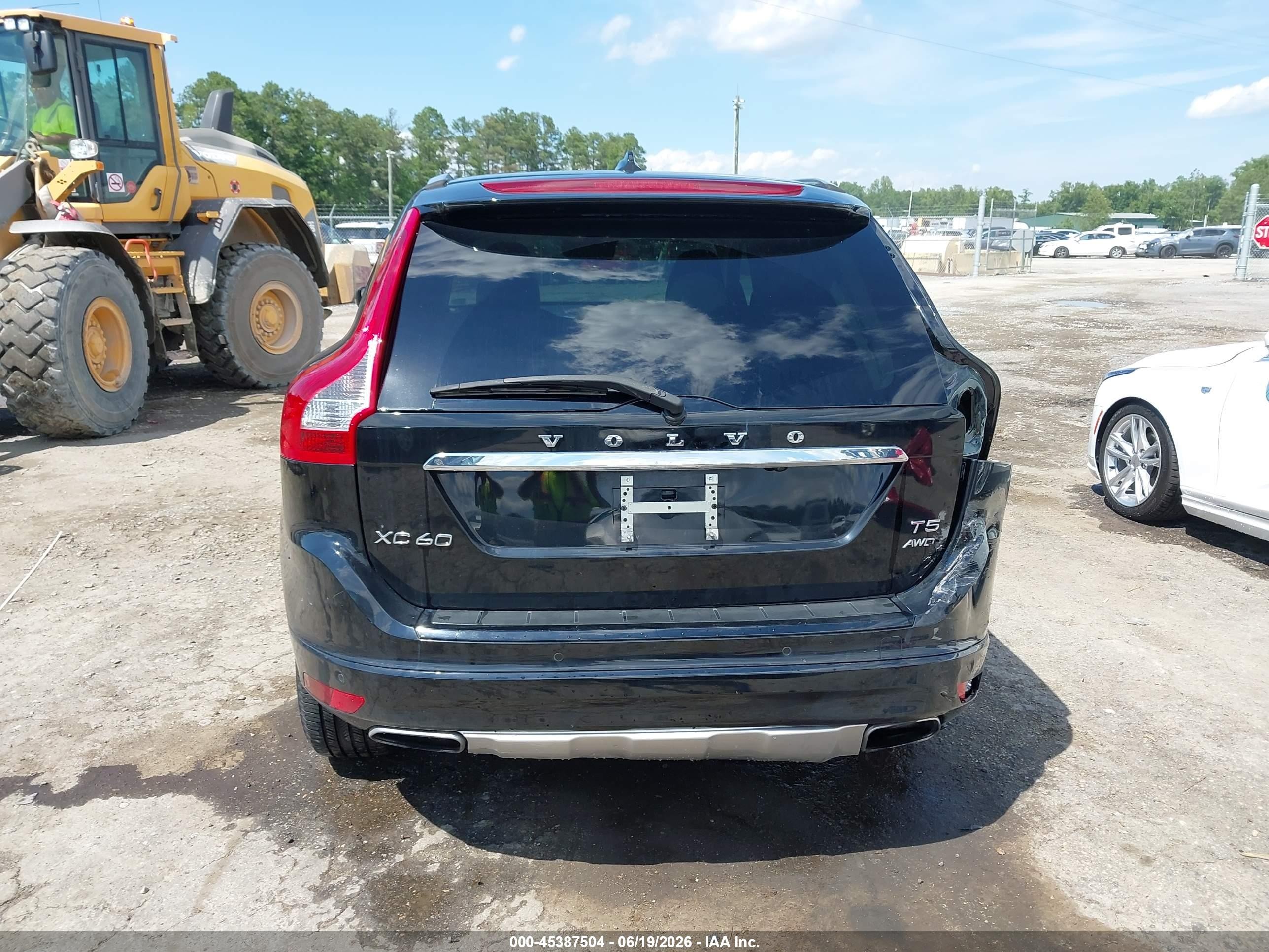 2015 Volvo Xc60 T5 Platinum Black vin: YV4612RM1F2717588