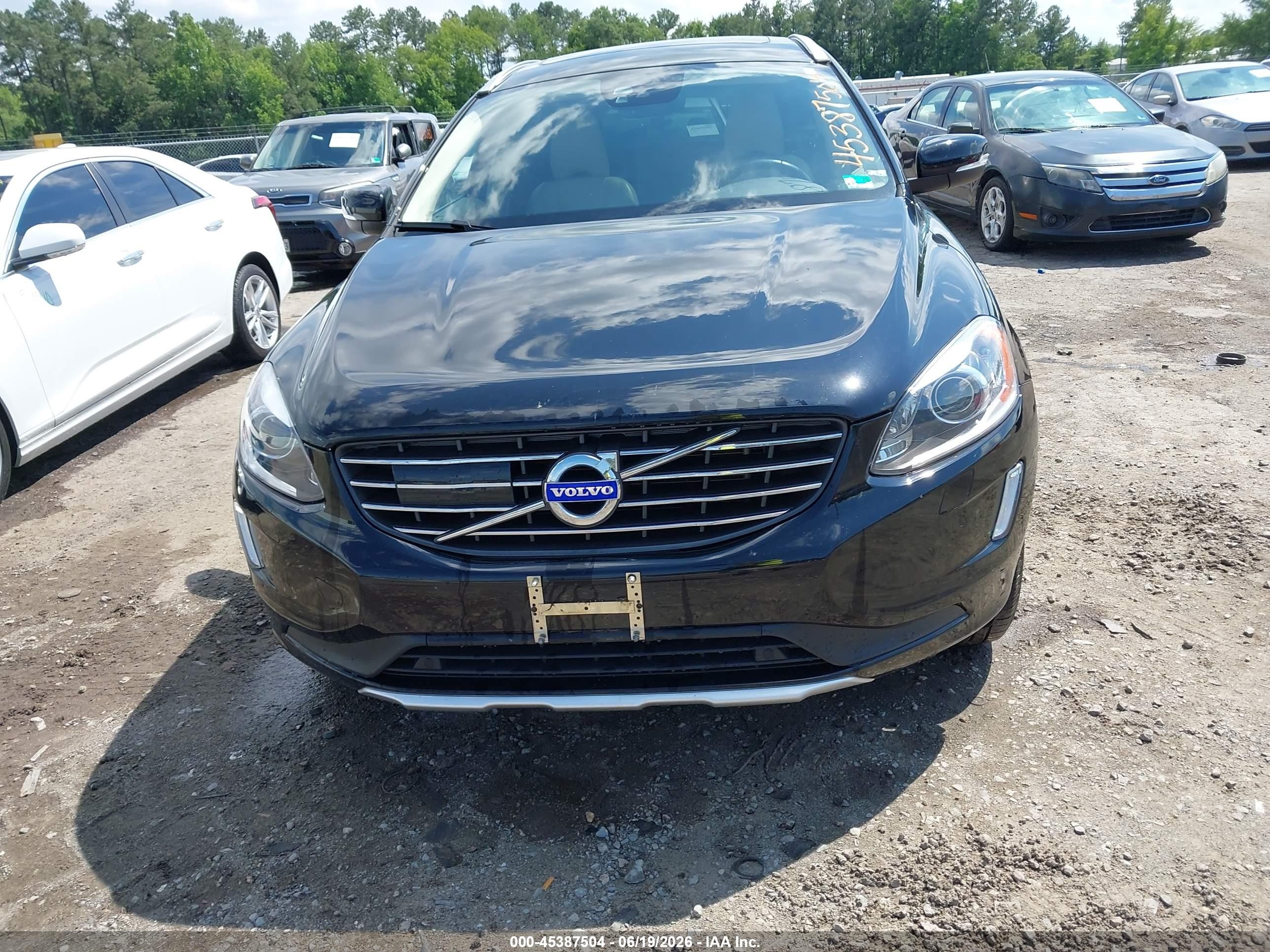 2015 Volvo Xc60 T5 Platinum Black vin: YV4612RM1F2717588