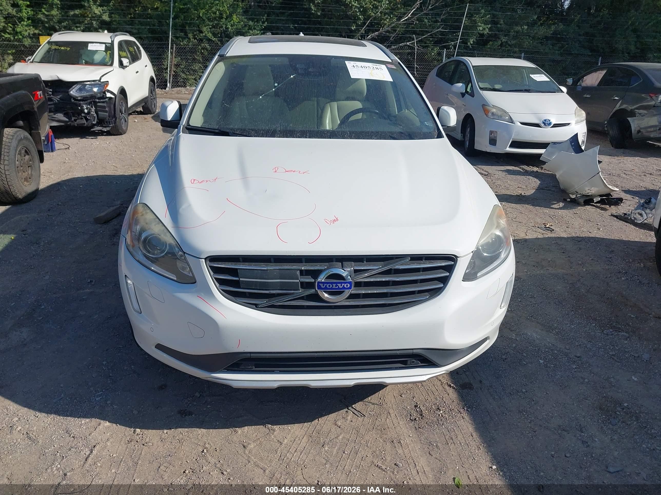 2015 Volvo Xc60 T5 Platinum White vin: YV4612RM1F2724458