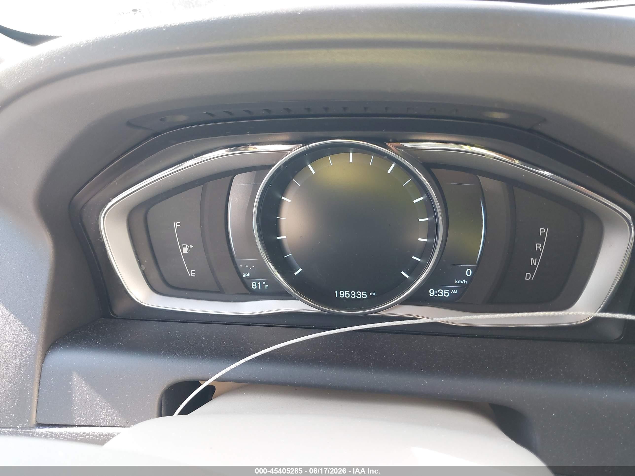 2015 Volvo Xc60 T5 Platinum White vin: YV4612RM1F2724458