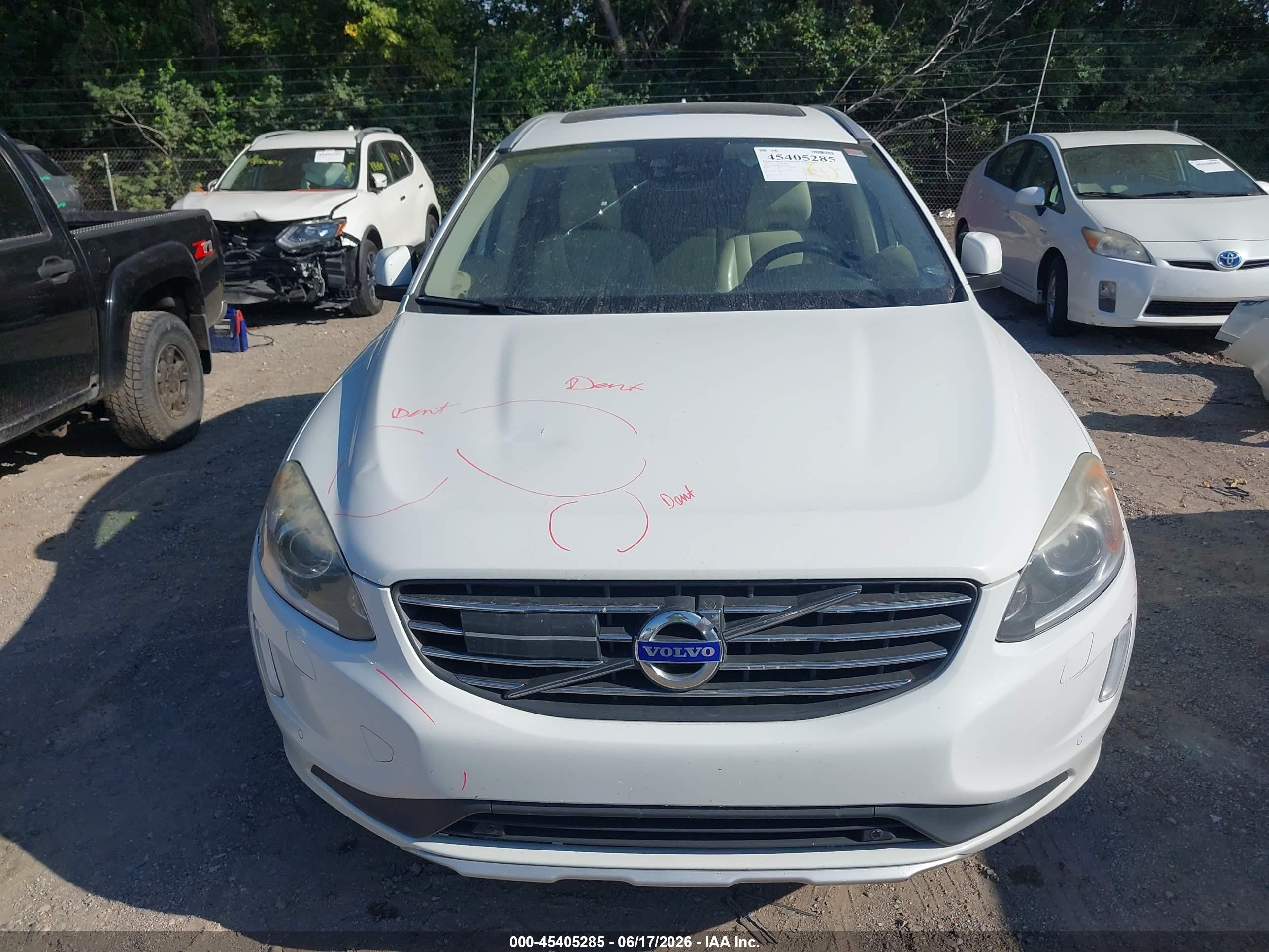 2015 Volvo Xc60 T5 Platinum White vin: YV4612RM1F2724458