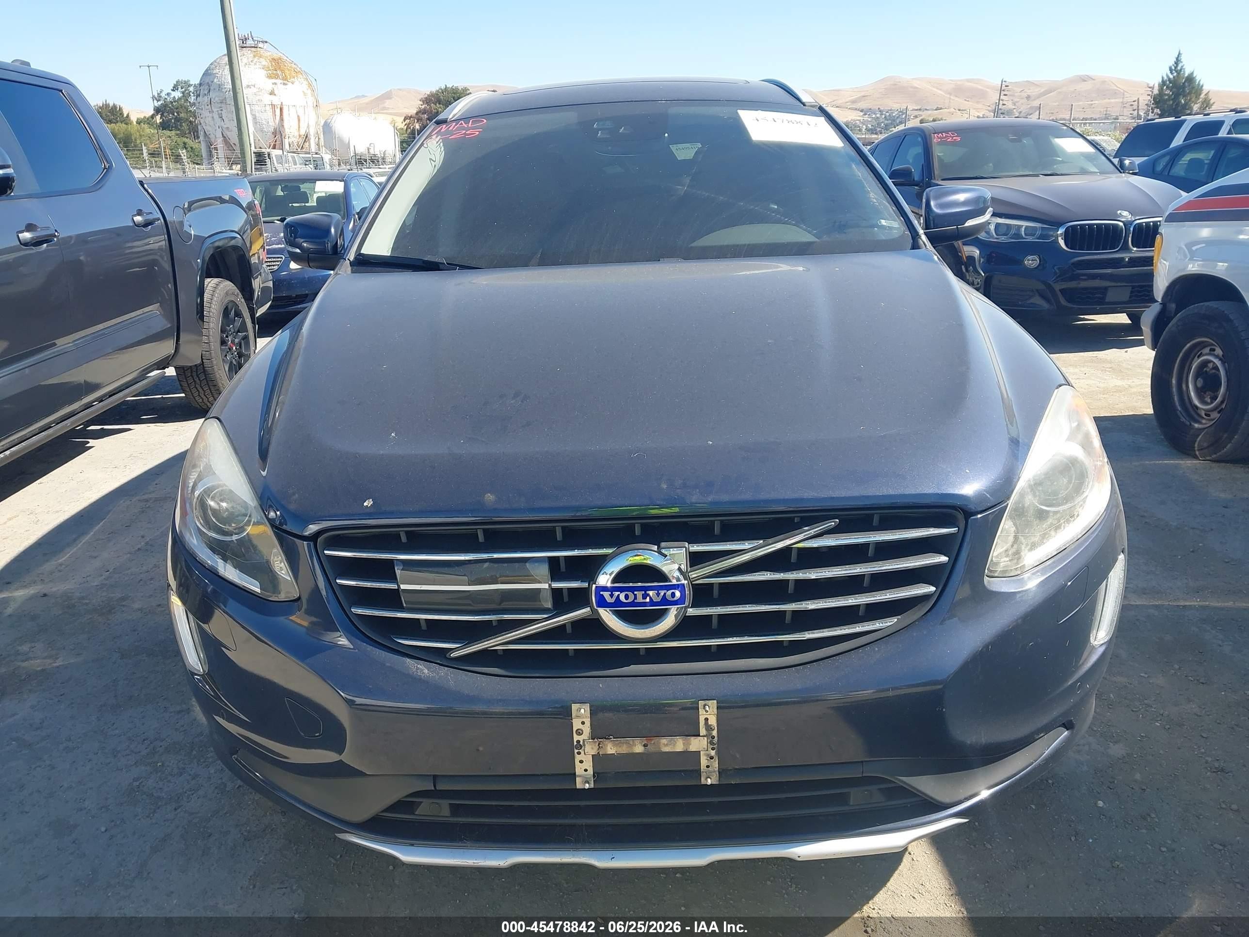 2015 Volvo Xc60 T5 Platinum Синий vin: YV4612RM9F2707004