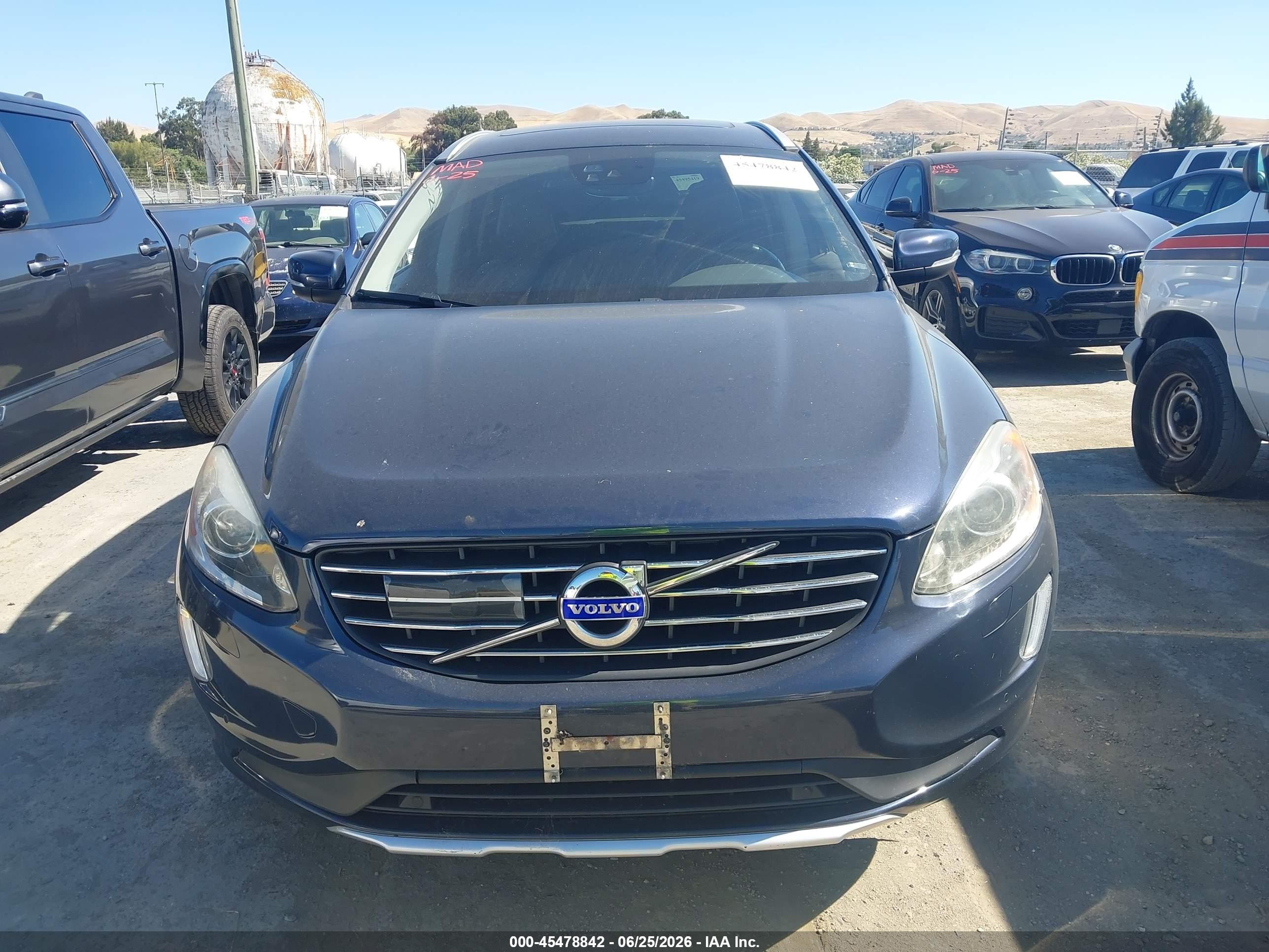 2015 Volvo Xc60 T5 Platinum Синий vin: YV4612RM9F2707004