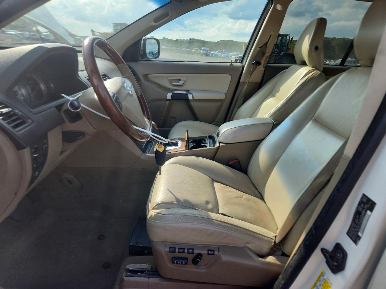 2010 Volvo Xc90 V8 White vin: YV4852CZ0A1549247
