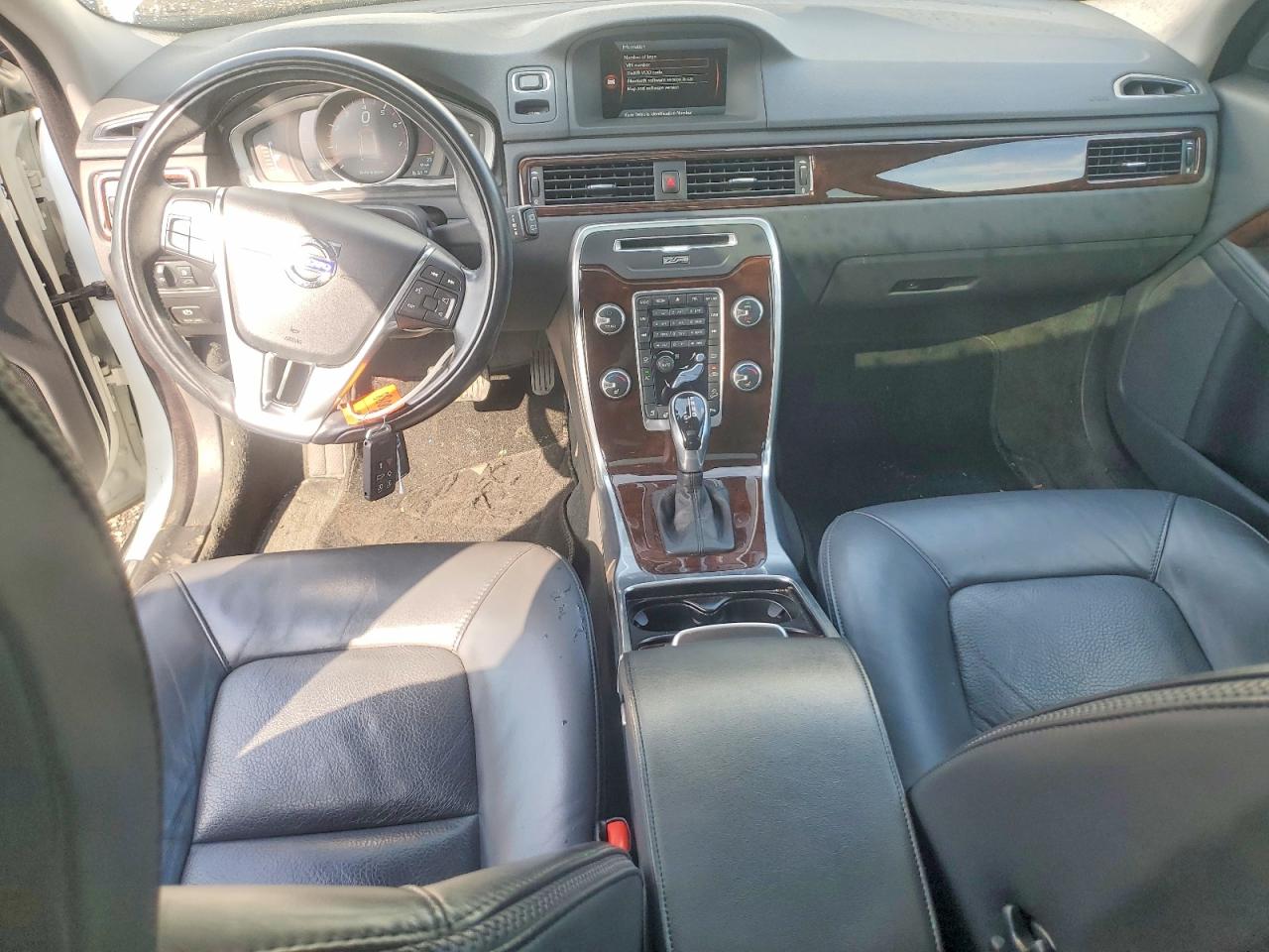 2014 Volvo Xc70 T6 White vin: YV4902BZ1E1186998