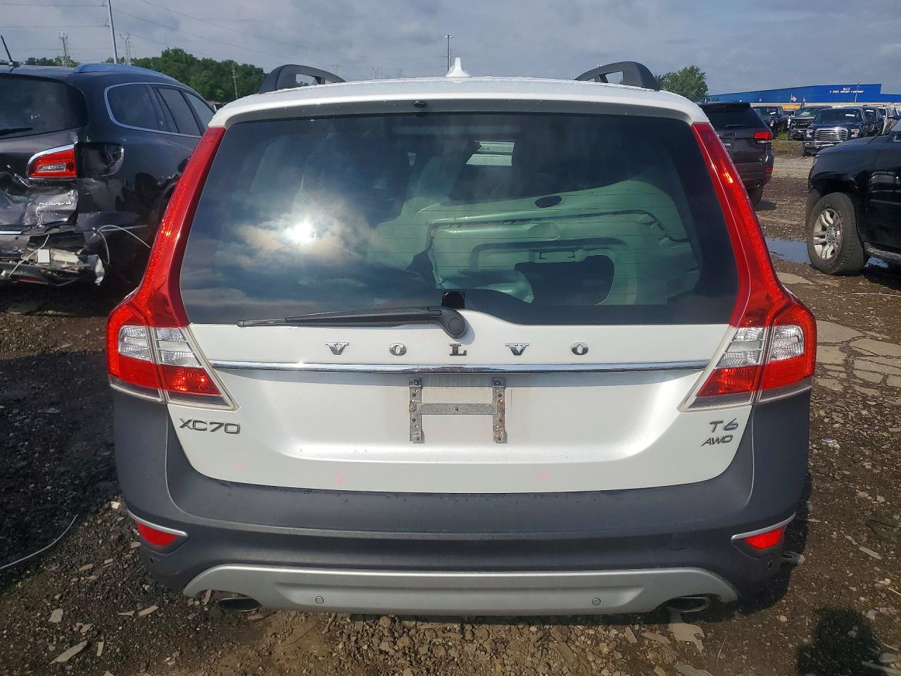 2014 Volvo Xc70 T6 White vin: YV4902BZ1E1186998