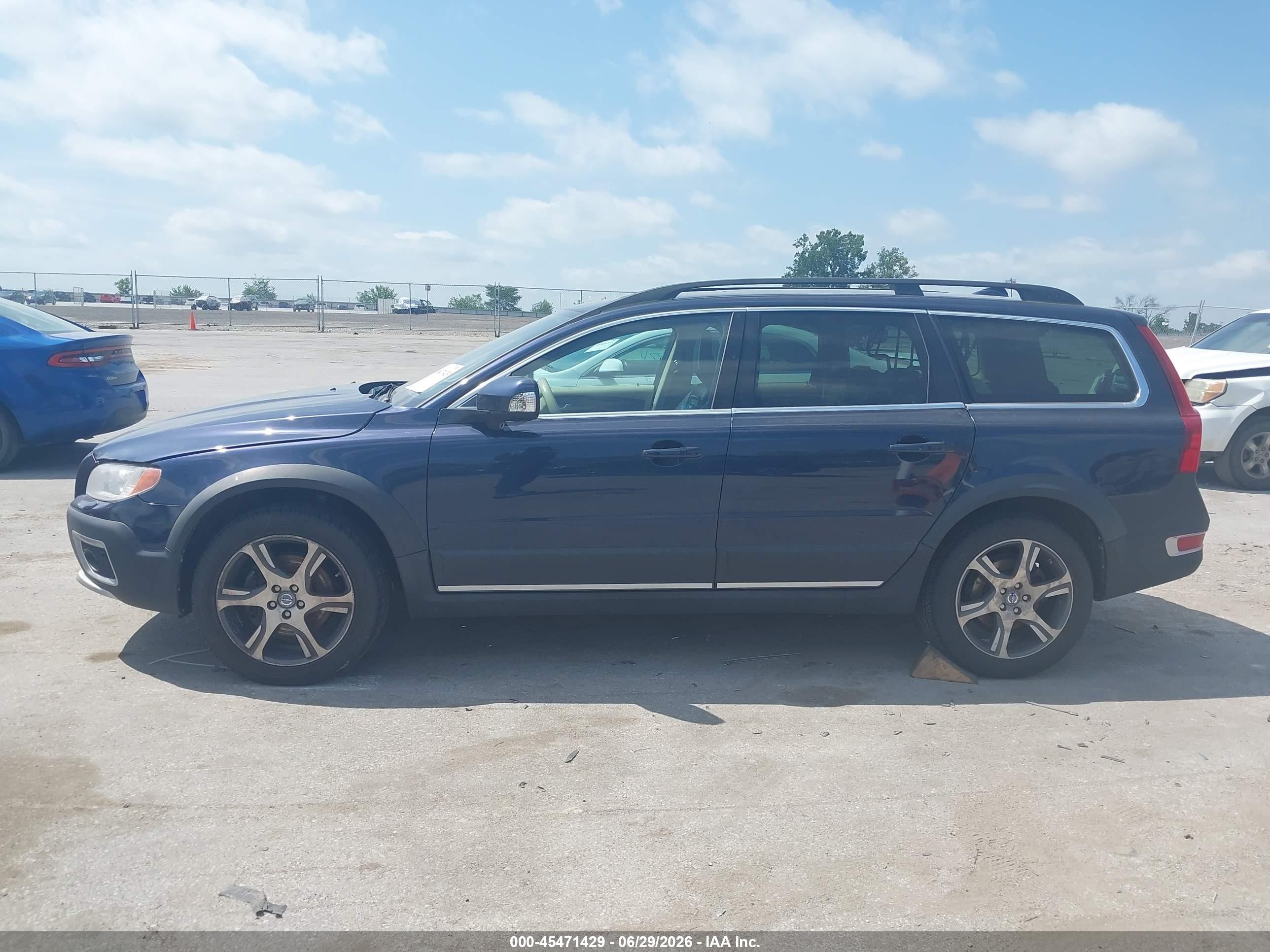 2013 Volvo Xc70 T6 Platinum Blue vin: YV4902BZ3D1164239