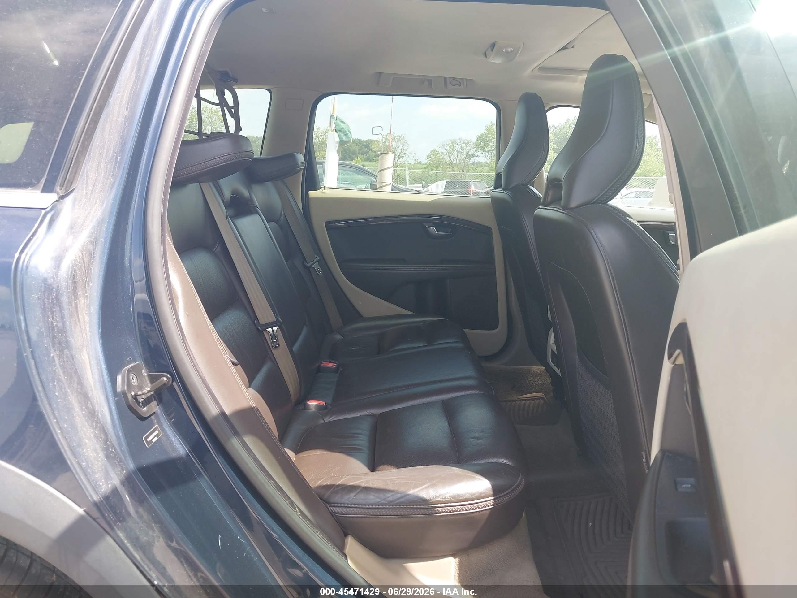 2013 Volvo Xc70 T6 Platinum Blue vin: YV4902BZ3D1164239