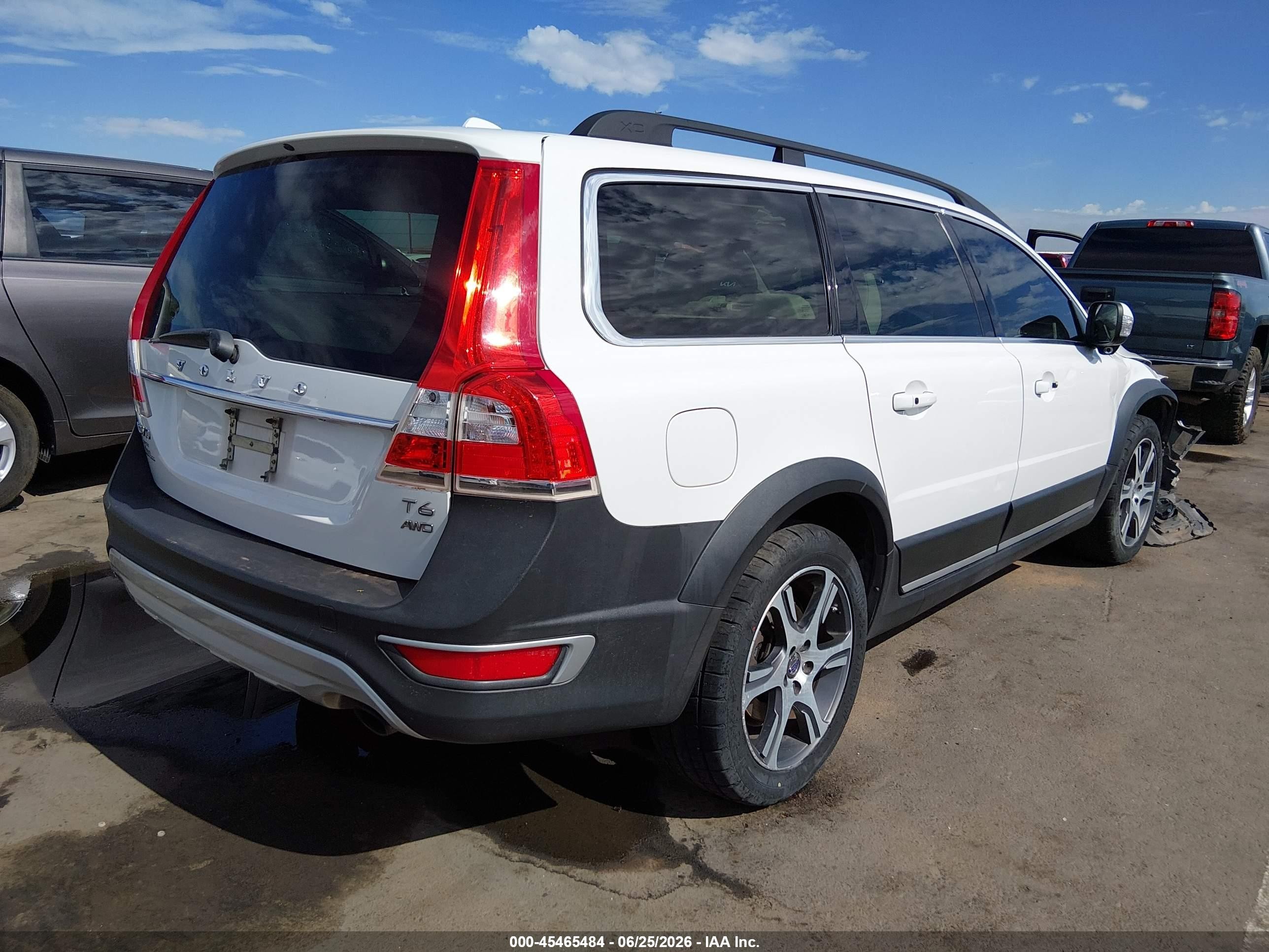 2014 Volvo Xc70 T6 Premier Plus Белый vin: YV4902BZ4E1175896