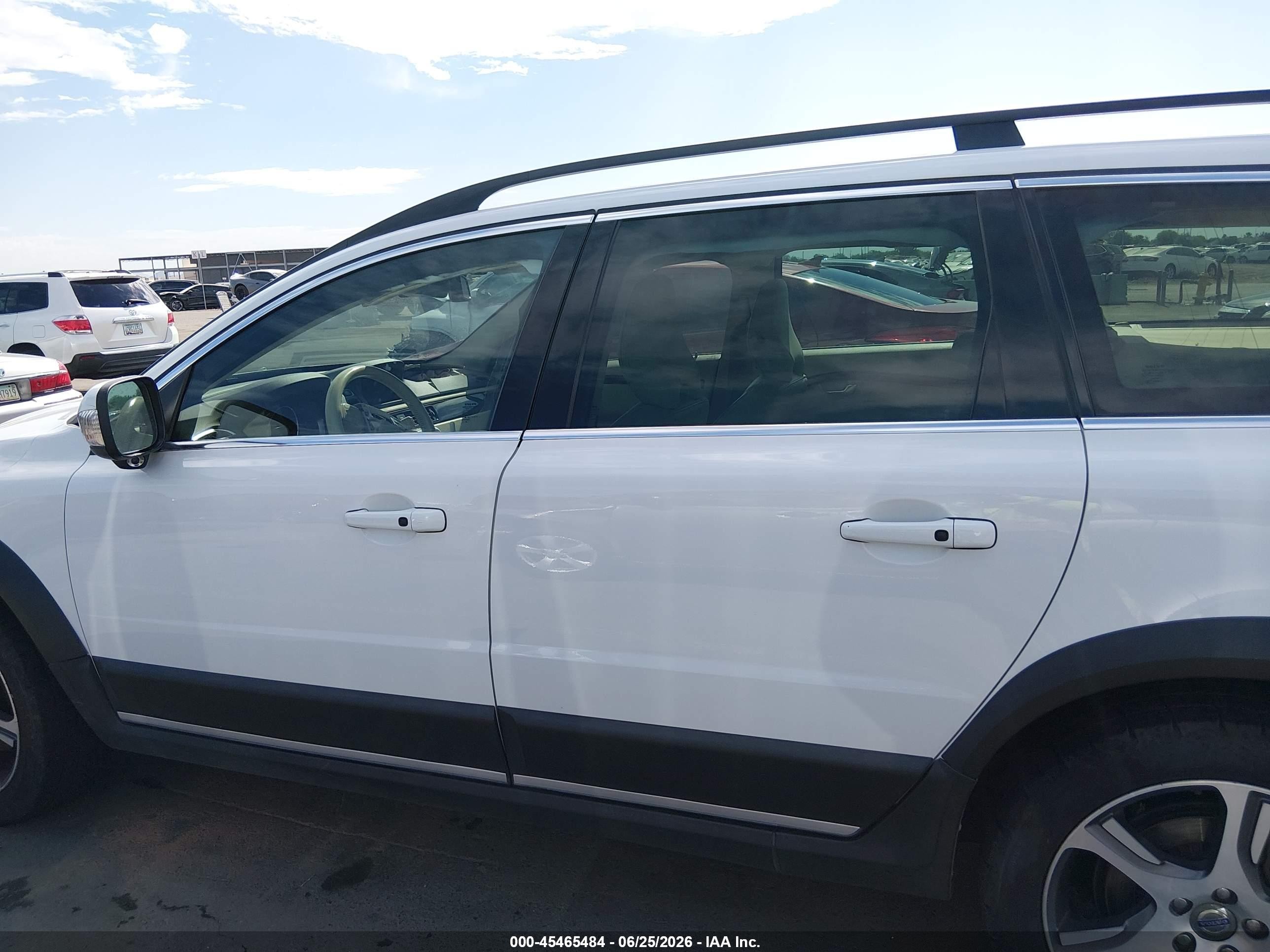 2014 Volvo Xc70 T6 Premier Plus Белый vin: YV4902BZ4E1175896
