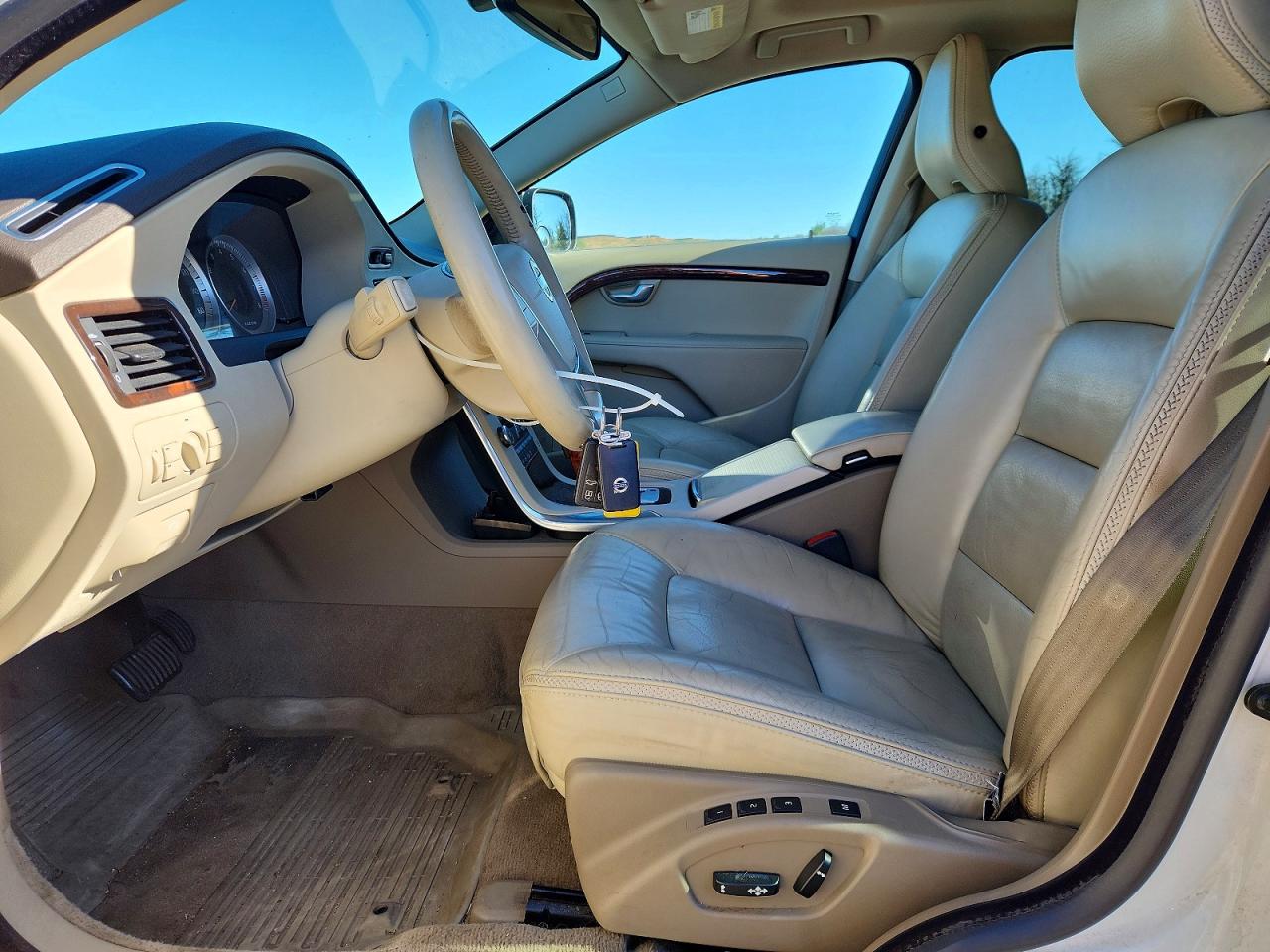 2011 Volvo Xc70 T6 Белый vin: YV4902BZ5B1115153
